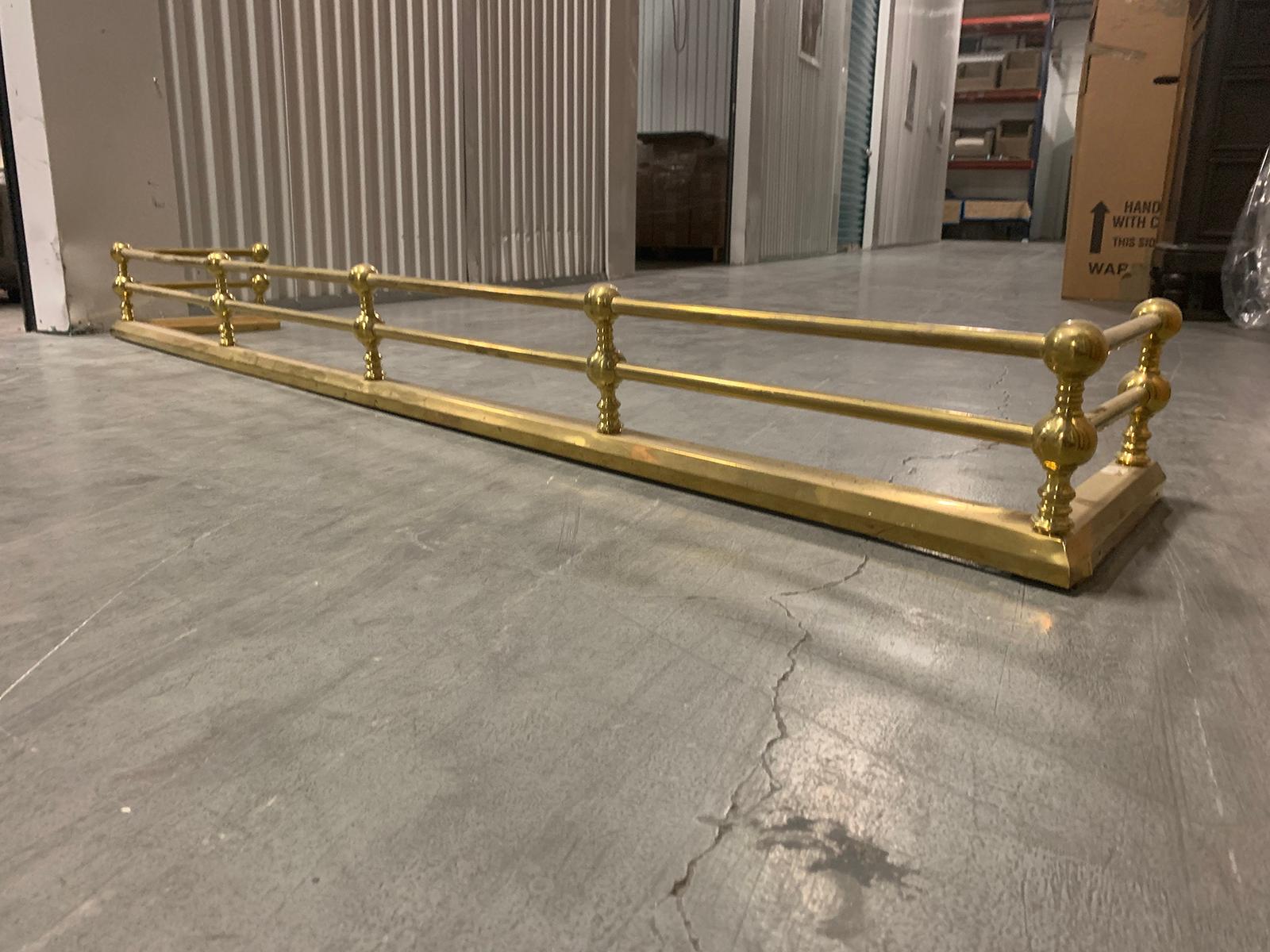 Early 20th Century Art Deco Brass Fireplace Fender, Large Scale For Sale 3