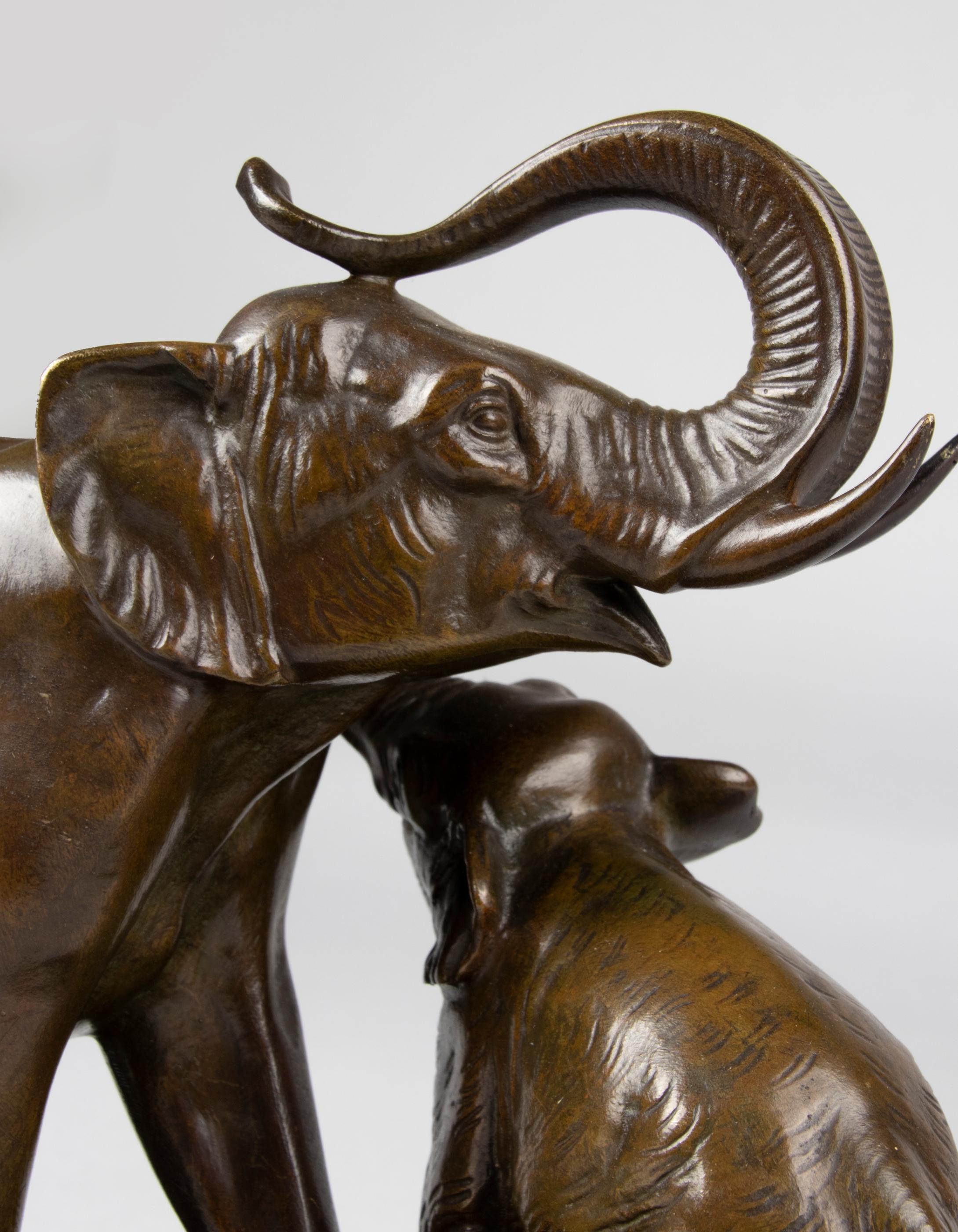 Sculpture d'éléphants en bronze Art Déco du début du XXe siècle, Irne Rochard en vente 6