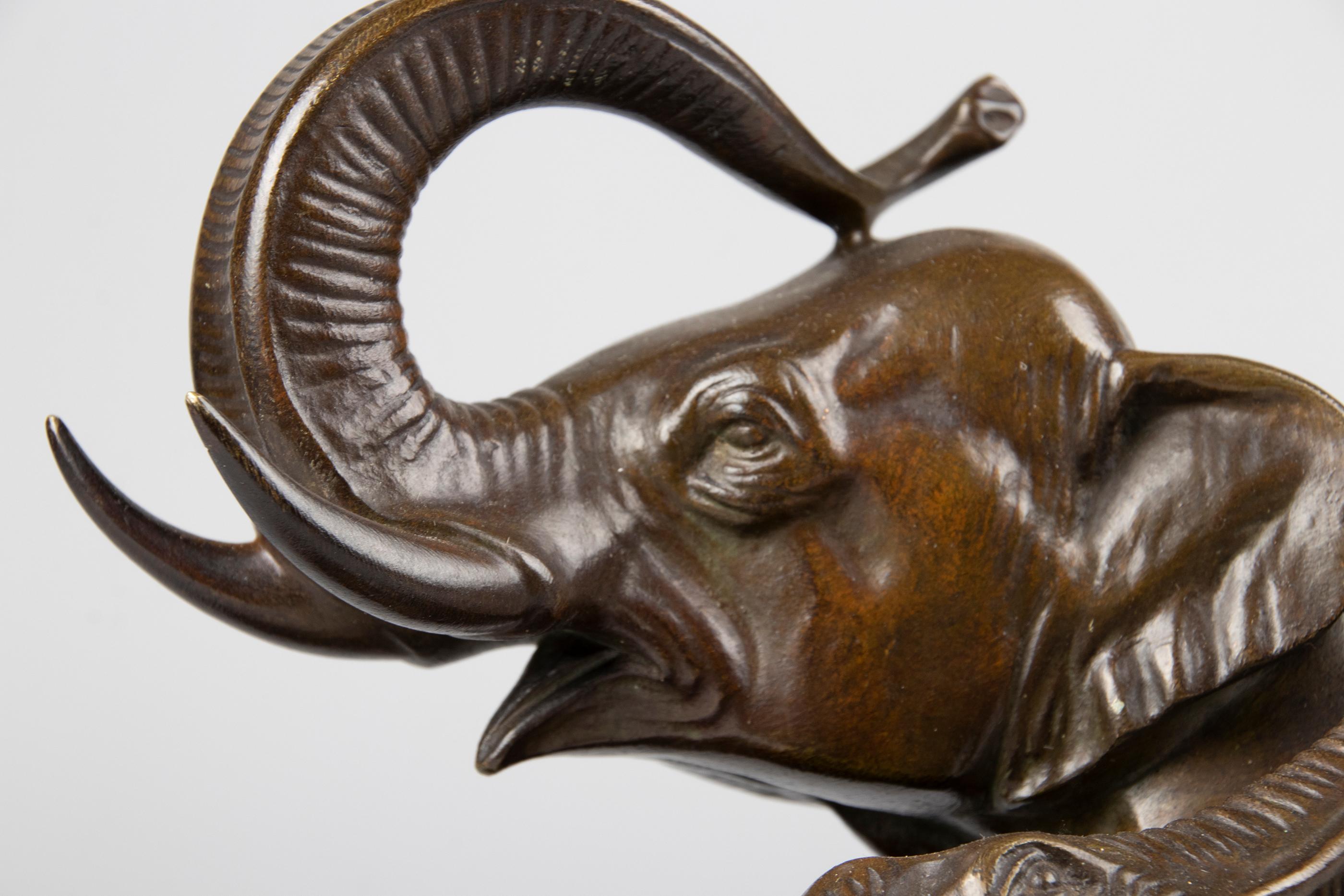 Sculpture d'éléphants en bronze Art Déco du début du XXe siècle, Irne Rochard en vente 1