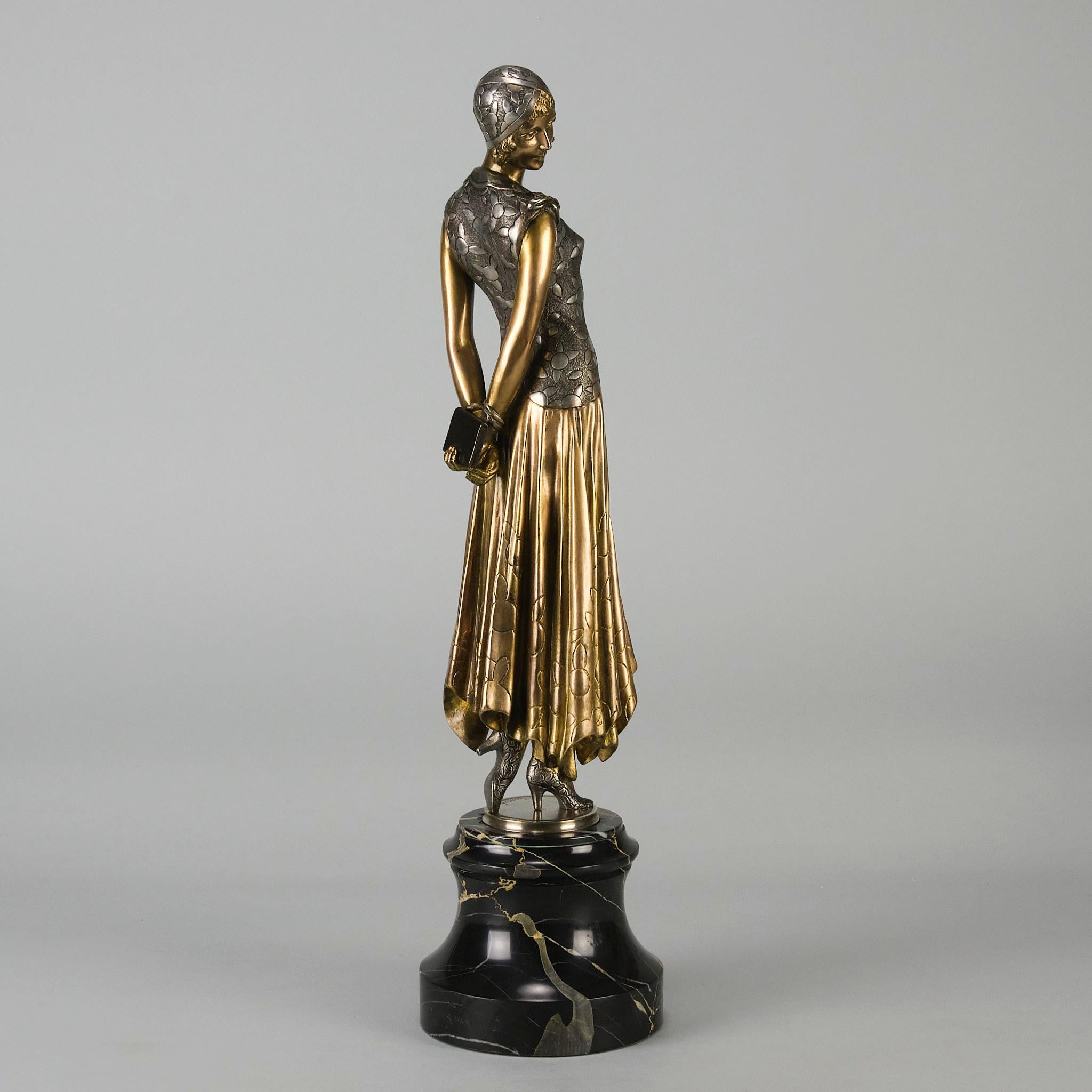 Art-Déco-Bronzeskulptur mit dem Titel „Buch Dame“ von D Chiparus aus dem frühen 20. Jahrhundert (Silber) im Angebot