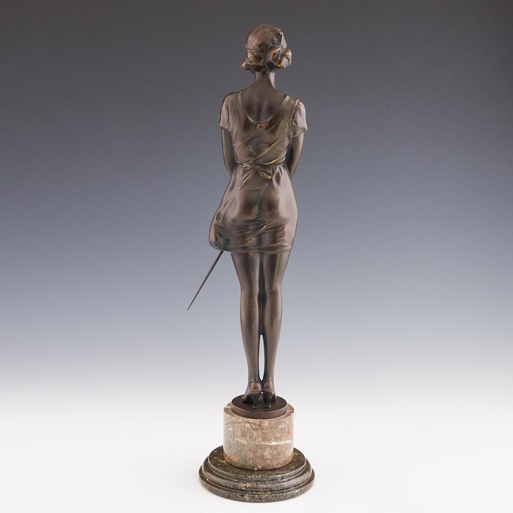 Bronzeskulptur mit dem Titel „Whip Girl“ von Bruno Zach aus dem frühen 20. Jahrhundert (Gegossen) im Angebot