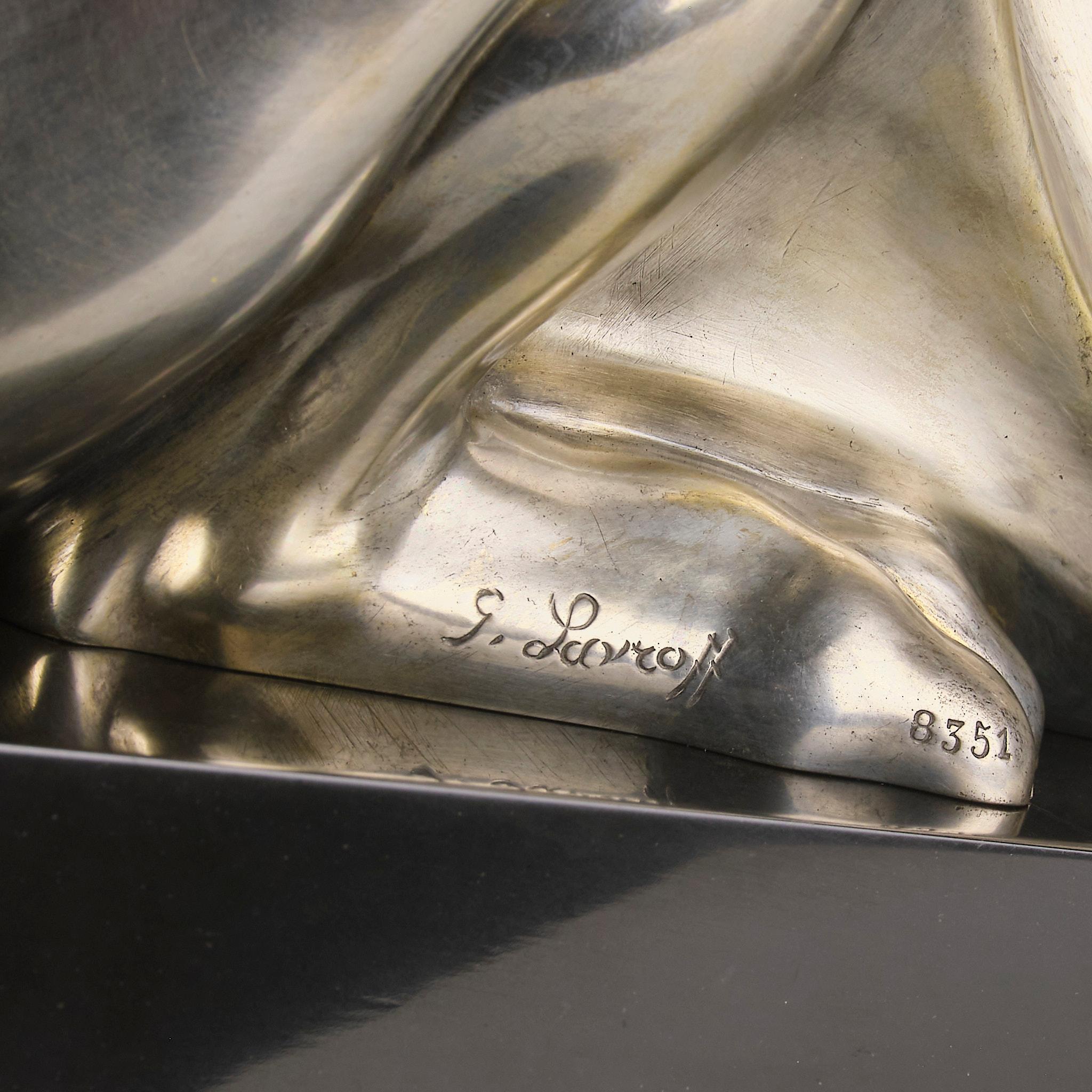 Sculpture en bronze Art Déco du début du 20e siècle 