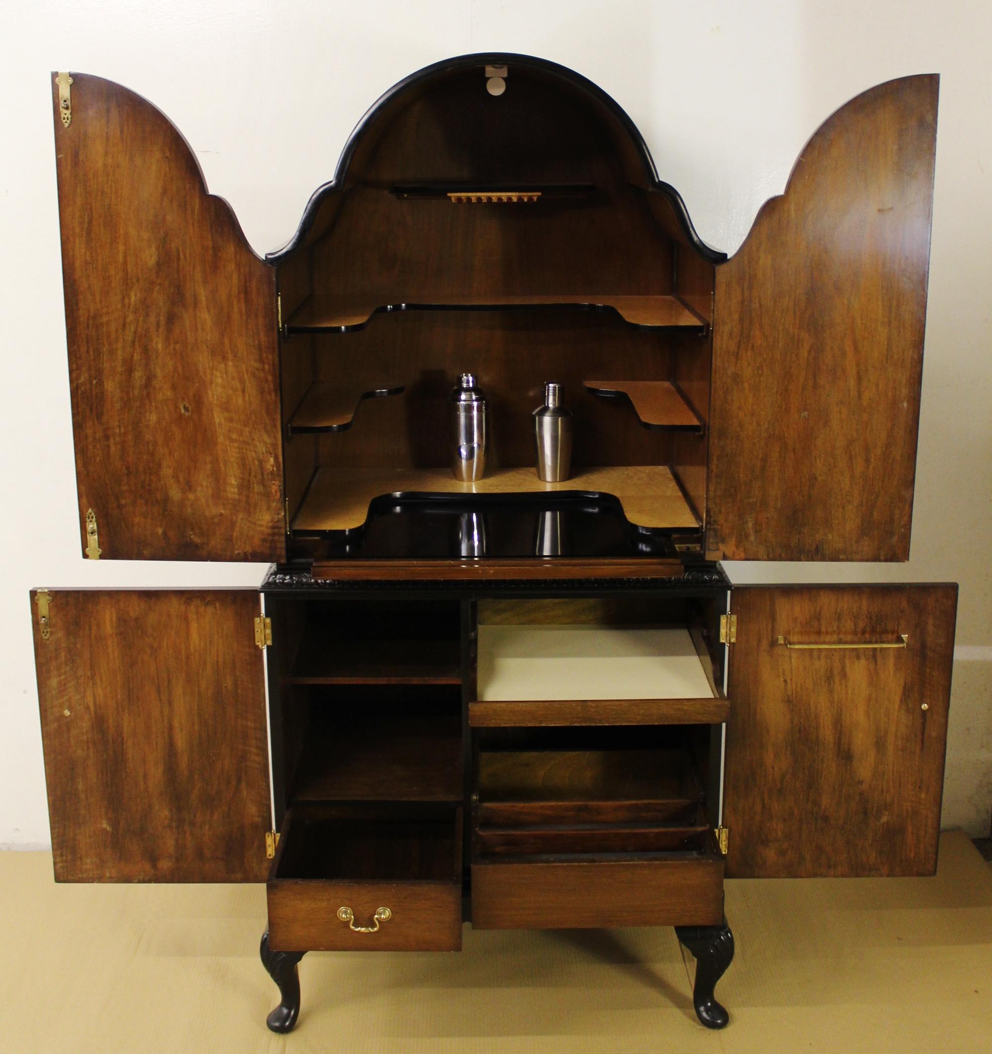 Early 20th Century Art Deco Cocktail Cabinet In Good Condition For Sale In Poling, West Sussex