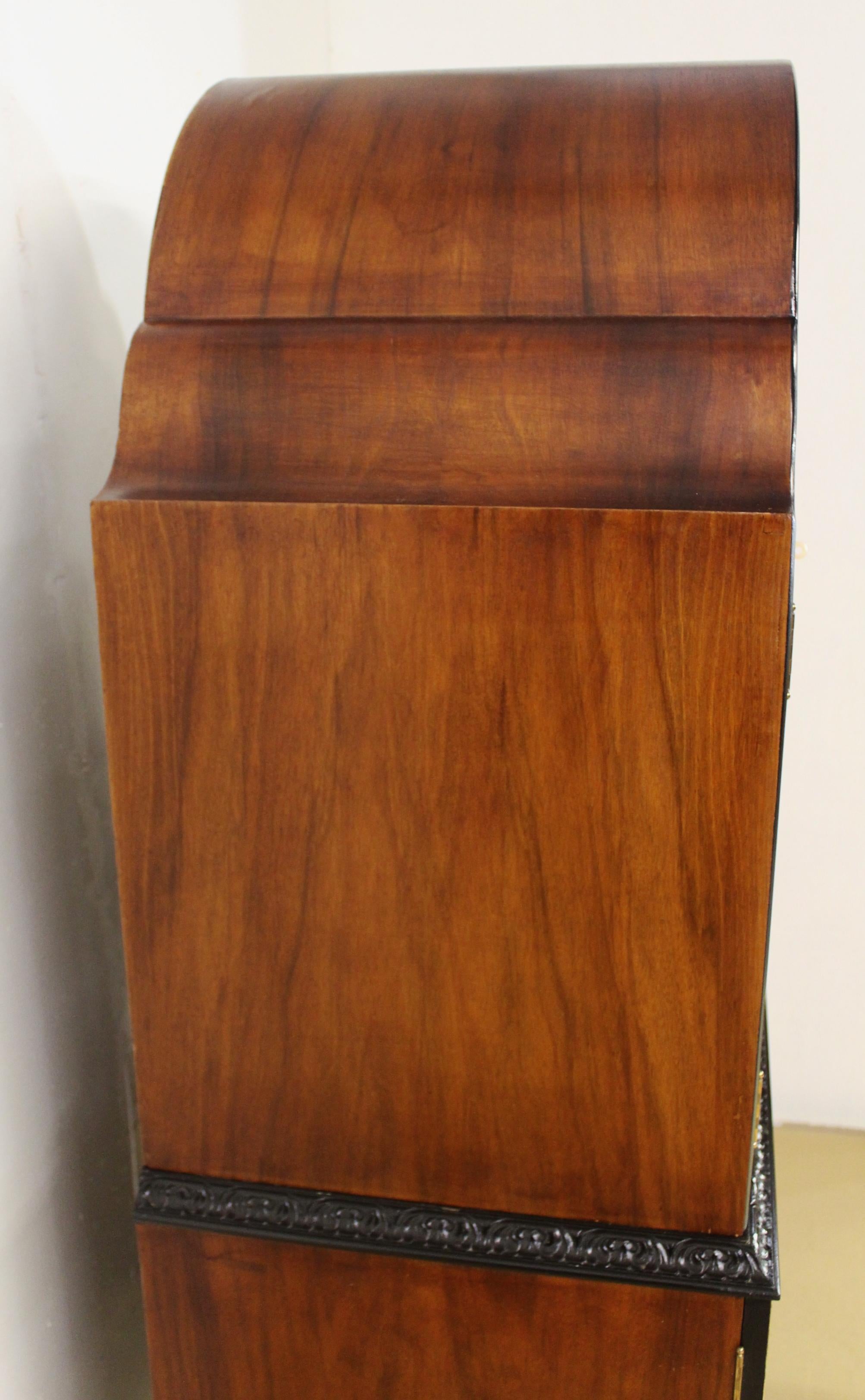 Early 20th Century Art Deco Cocktail Cabinet For Sale 2