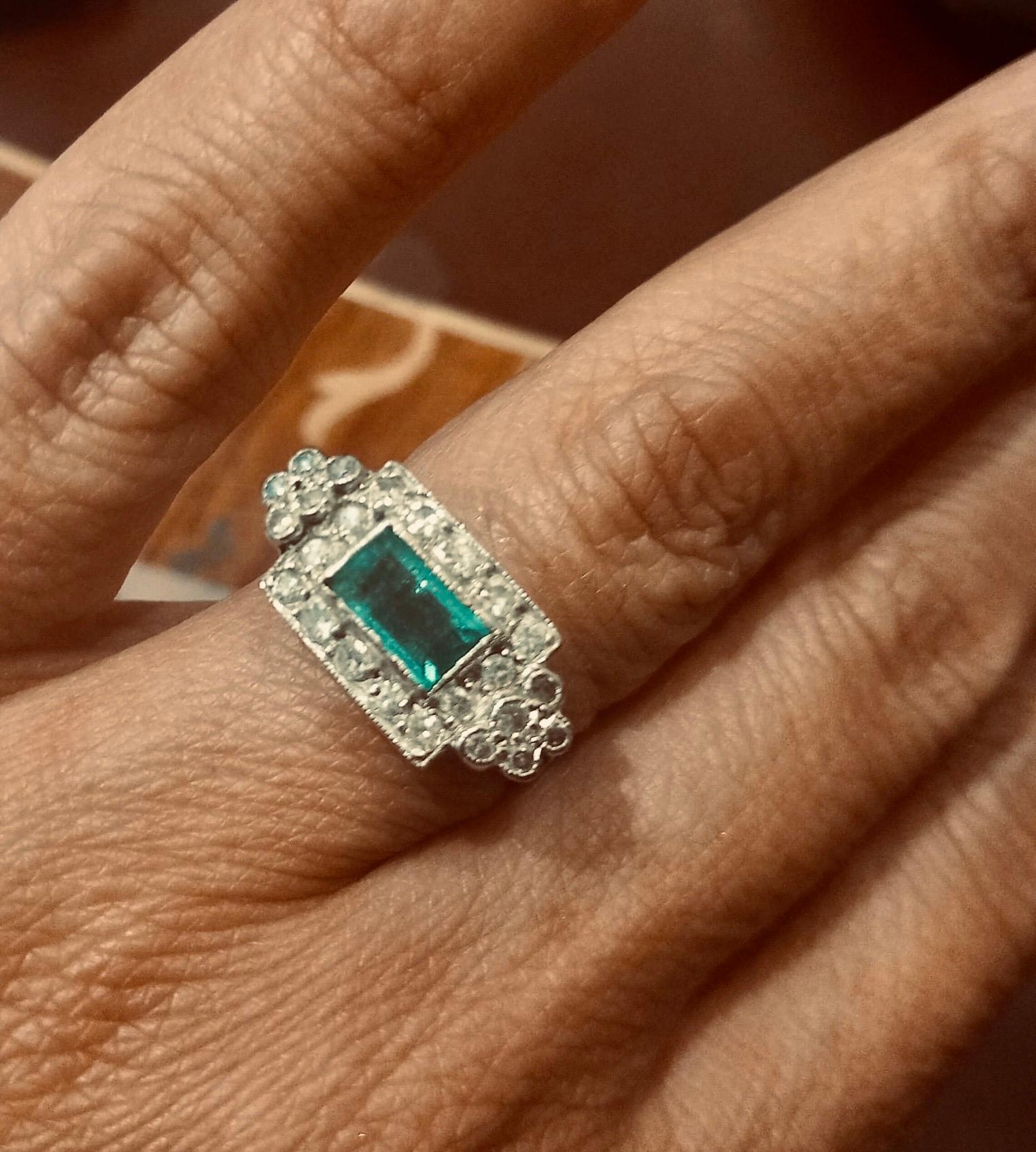 Early 20th Century Art Deco Emerald and Diamond Platinum Ring For Sale 7