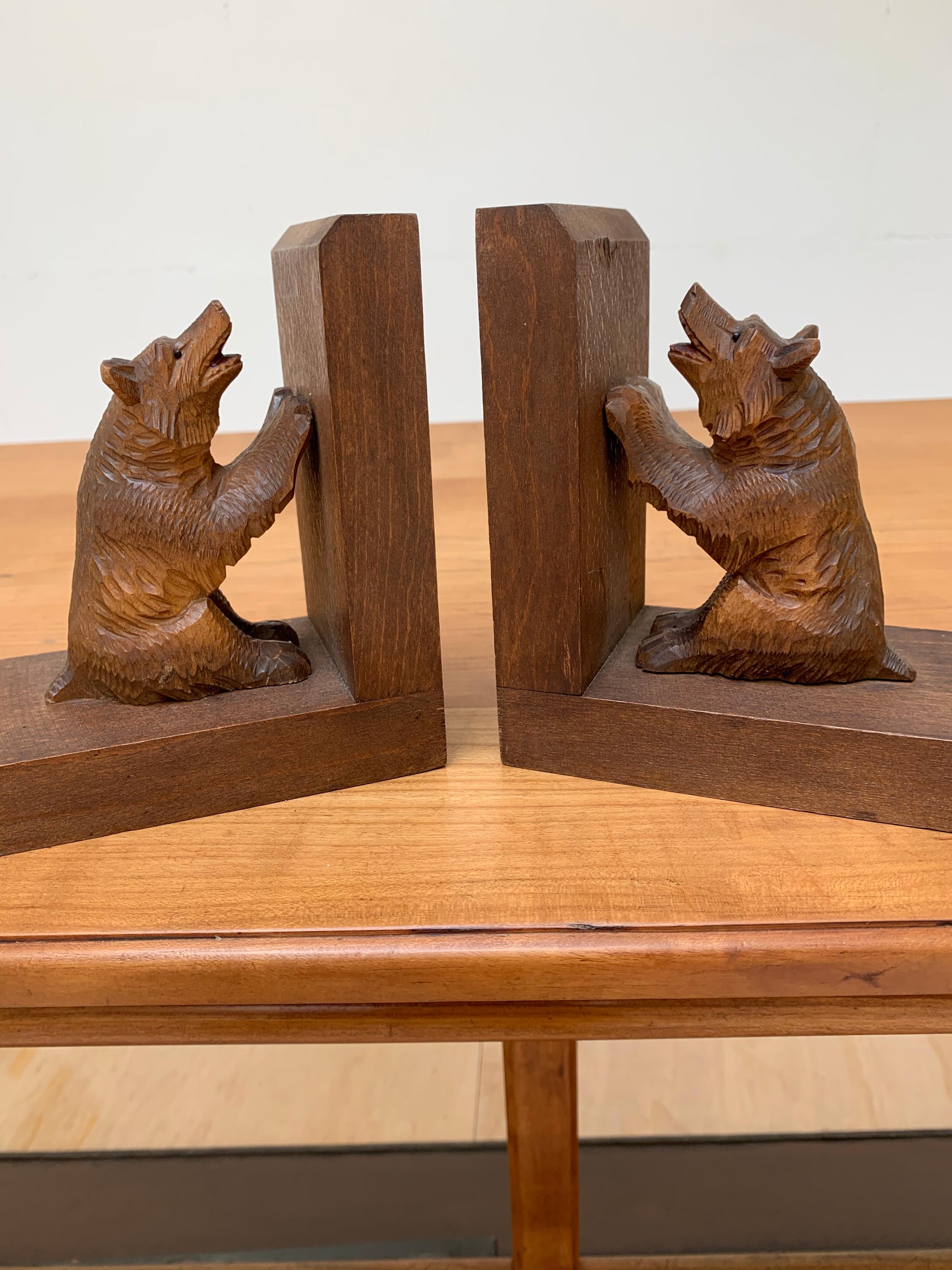 Early 20th Century Art Deco Era Bookends with Hand Carved Bear Sculptures For Sale 3