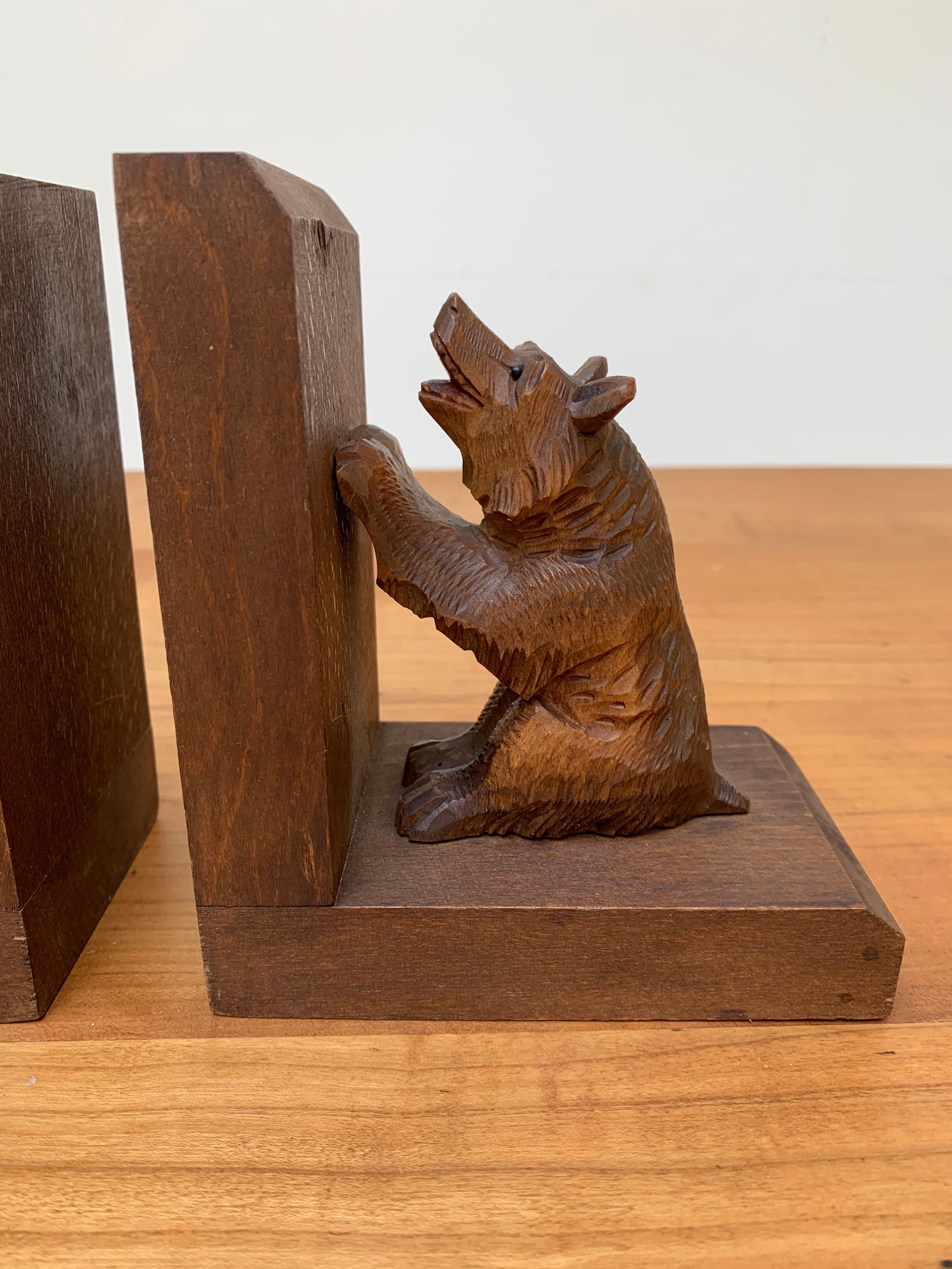 Early 20th Century Art Deco Era Bookends with Hand Carved Bear Sculptures For Sale 9