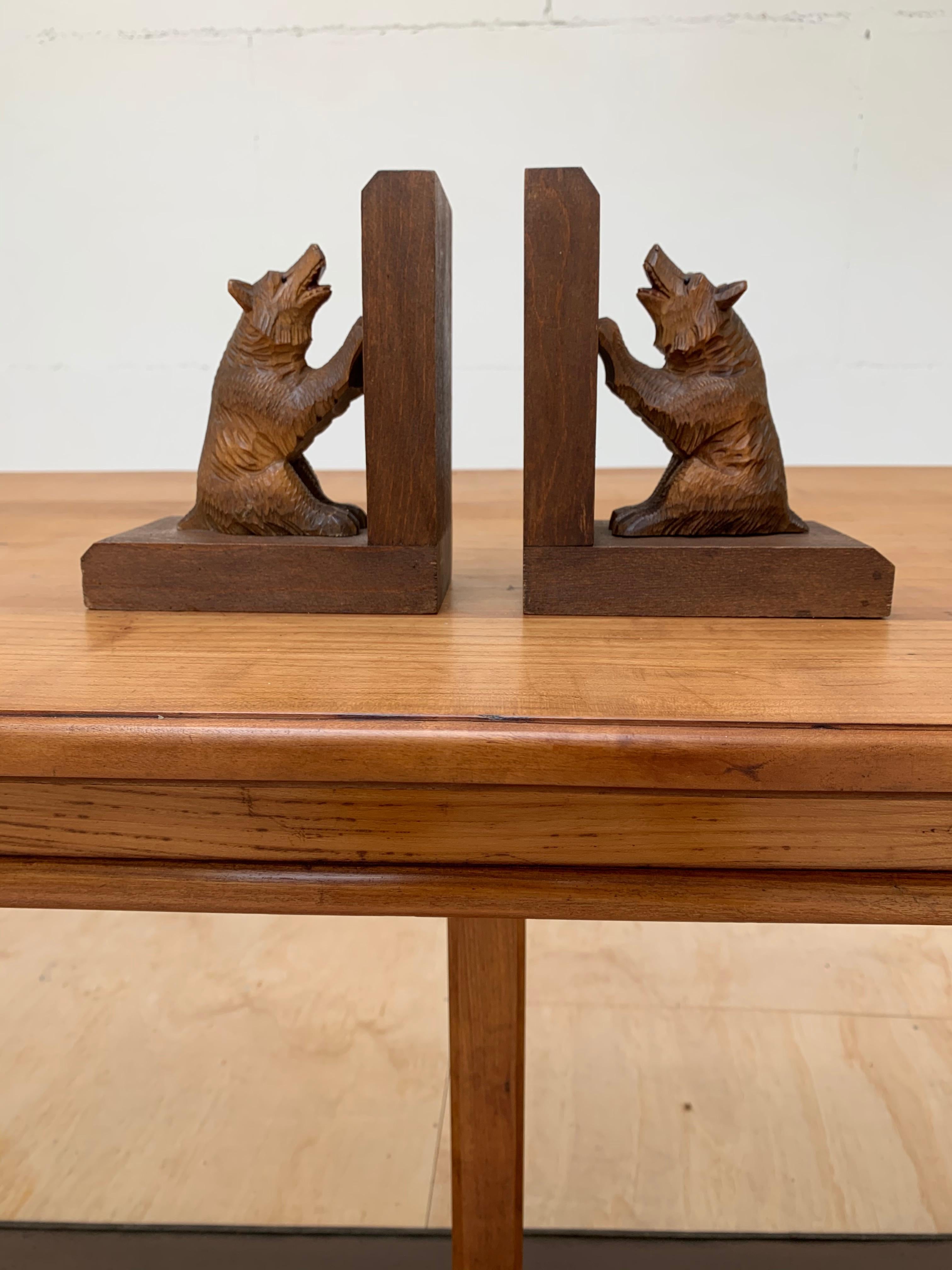 Early 20th Century Art Deco Era Bookends with Hand Carved Bear Sculptures For Sale 10
