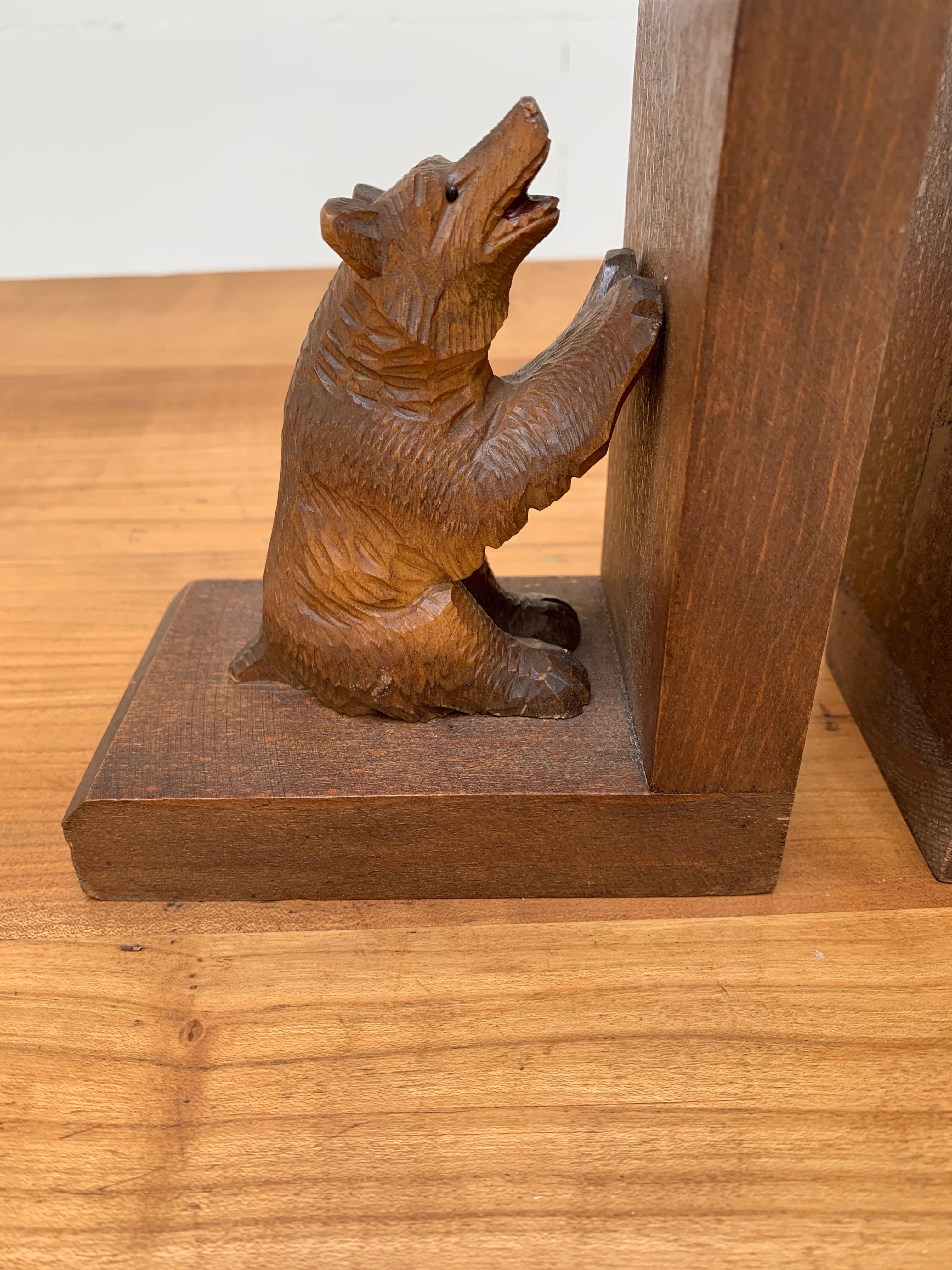 Early 20th Century Art Deco Era Bookends with Hand Carved Bear Sculptures For Sale 11