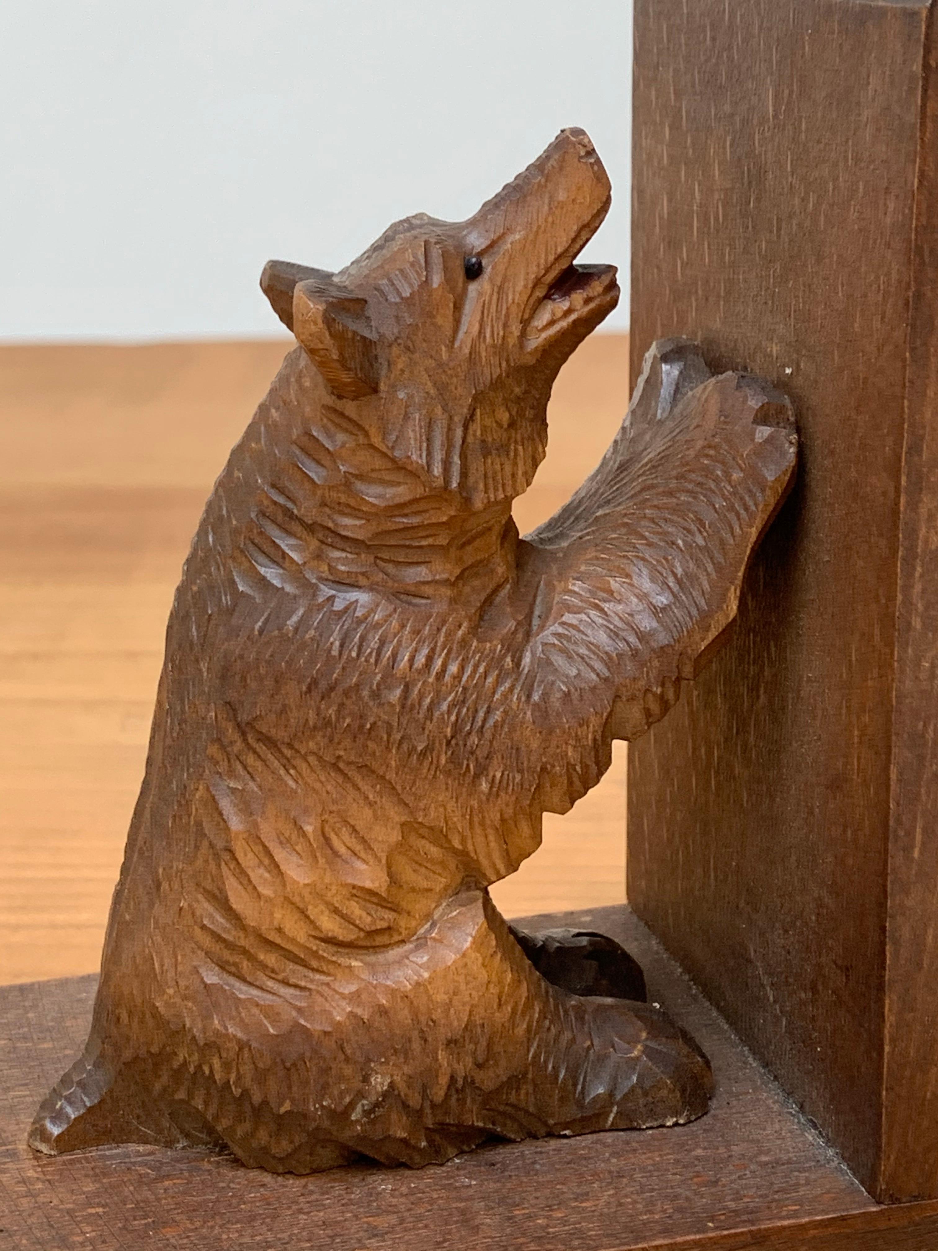 Hand-Carved Early 20th Century Art Deco Era Bookends with Hand Carved Bear Sculptures For Sale
