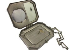 Frühes 20. Jahrhundert Art Deco Floral Guilloche Emaille Kompakt
