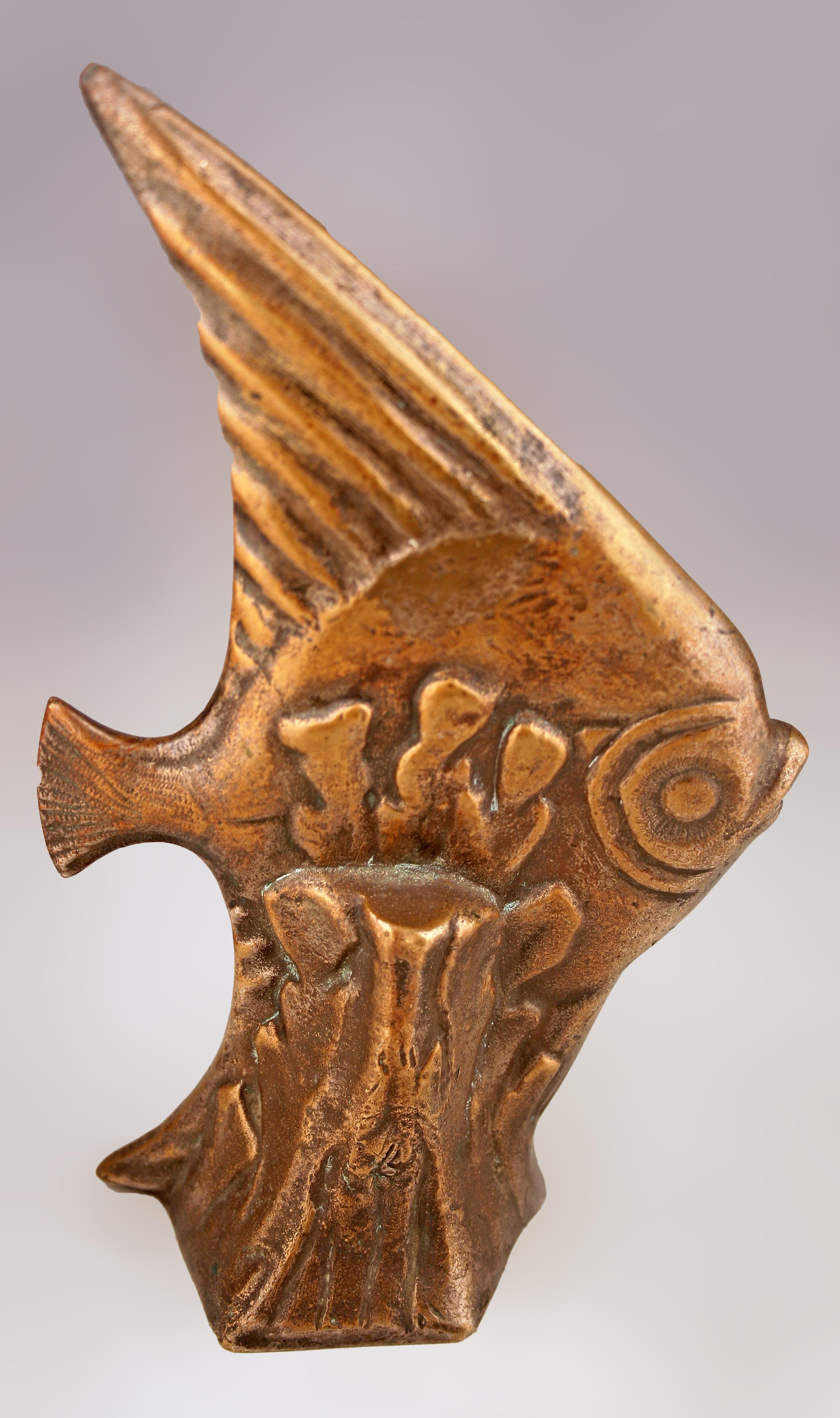 Early 20th Century Art Déco French Patinated Bronze Sculpture of an Angel Fish For Sale 2
