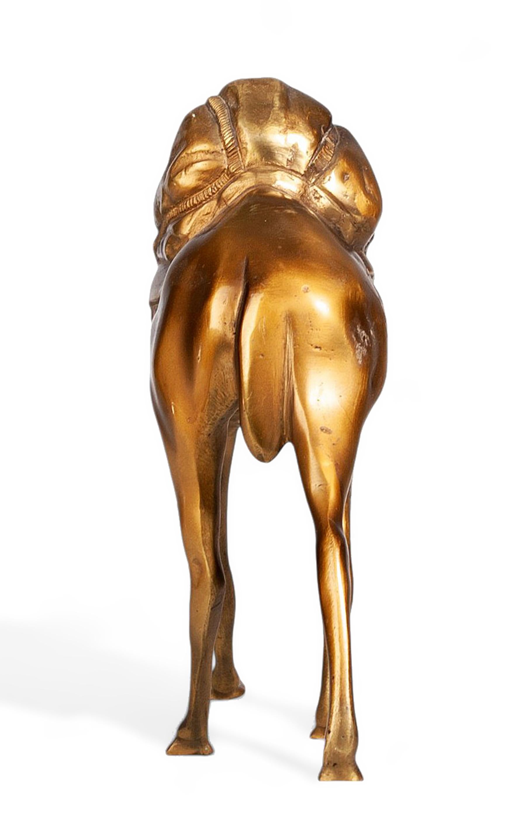 Frühes 20. Jahrhundert Art Déco Vergoldete Messing-Skulptur eines galoppierenden Kamels, Frankreich im Zustand „Gut“ im Angebot in North Miami, FL