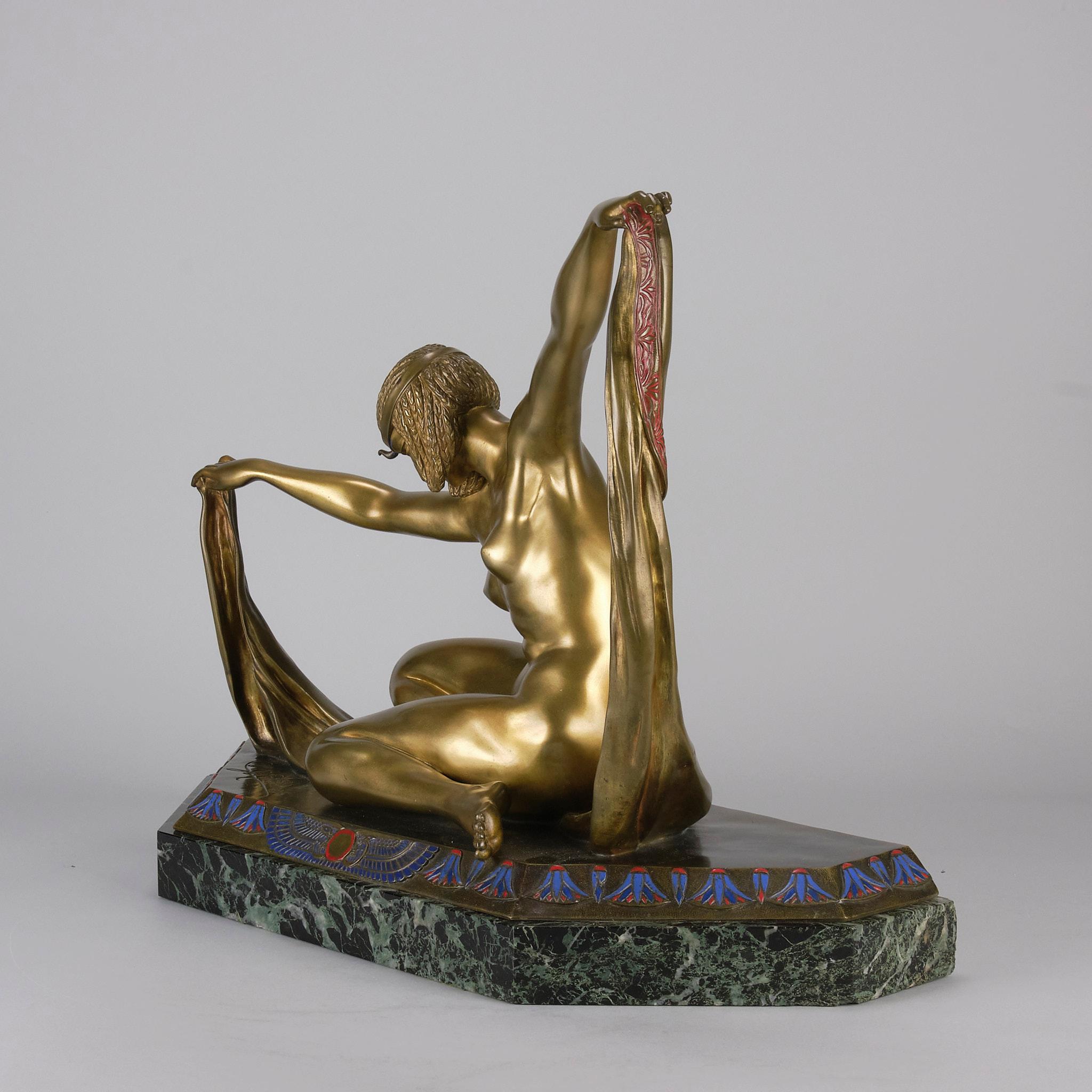 Francese Scultura in bronzo dorato Art Deco del primo Novecento 