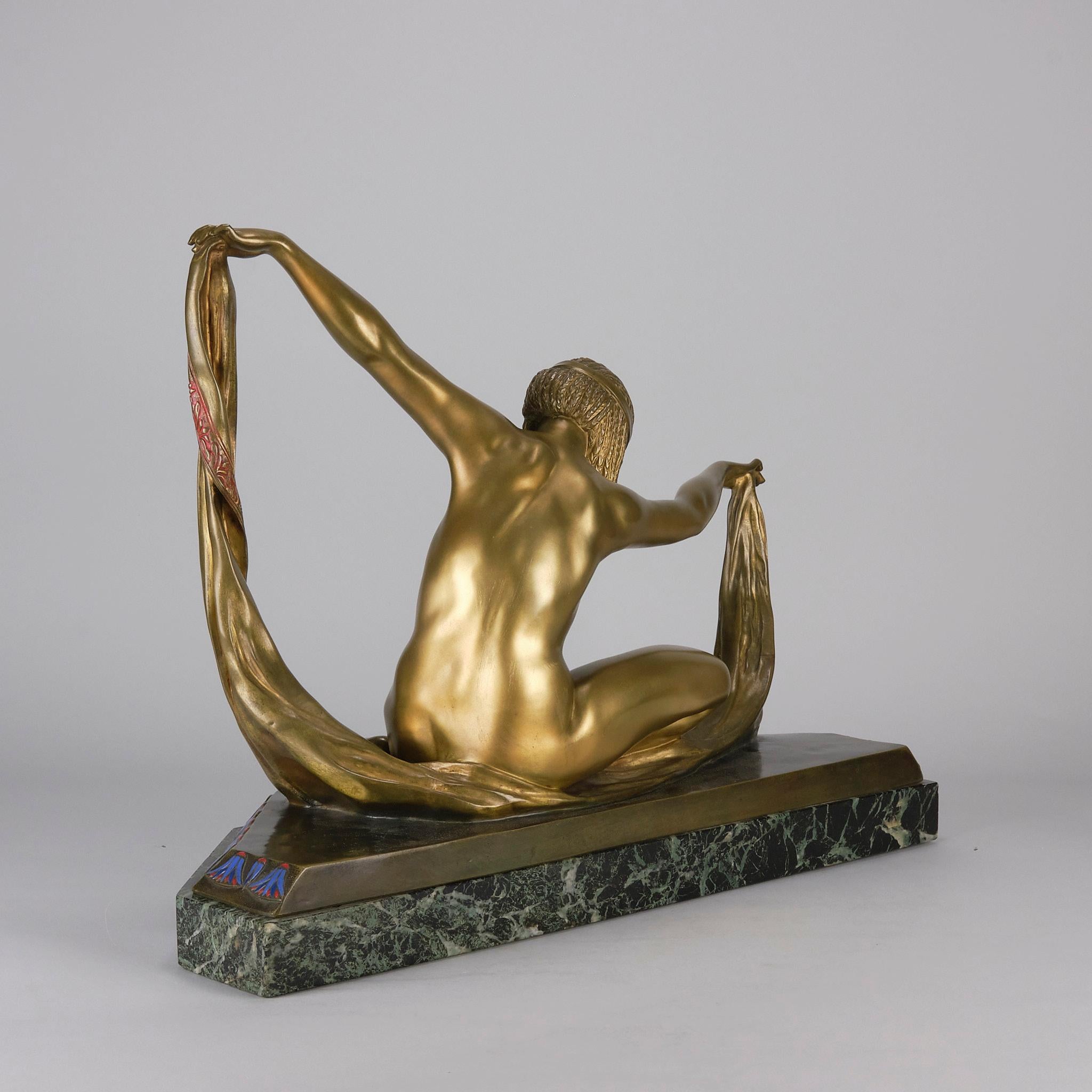 Scultura in bronzo dorato Art Deco del primo Novecento 