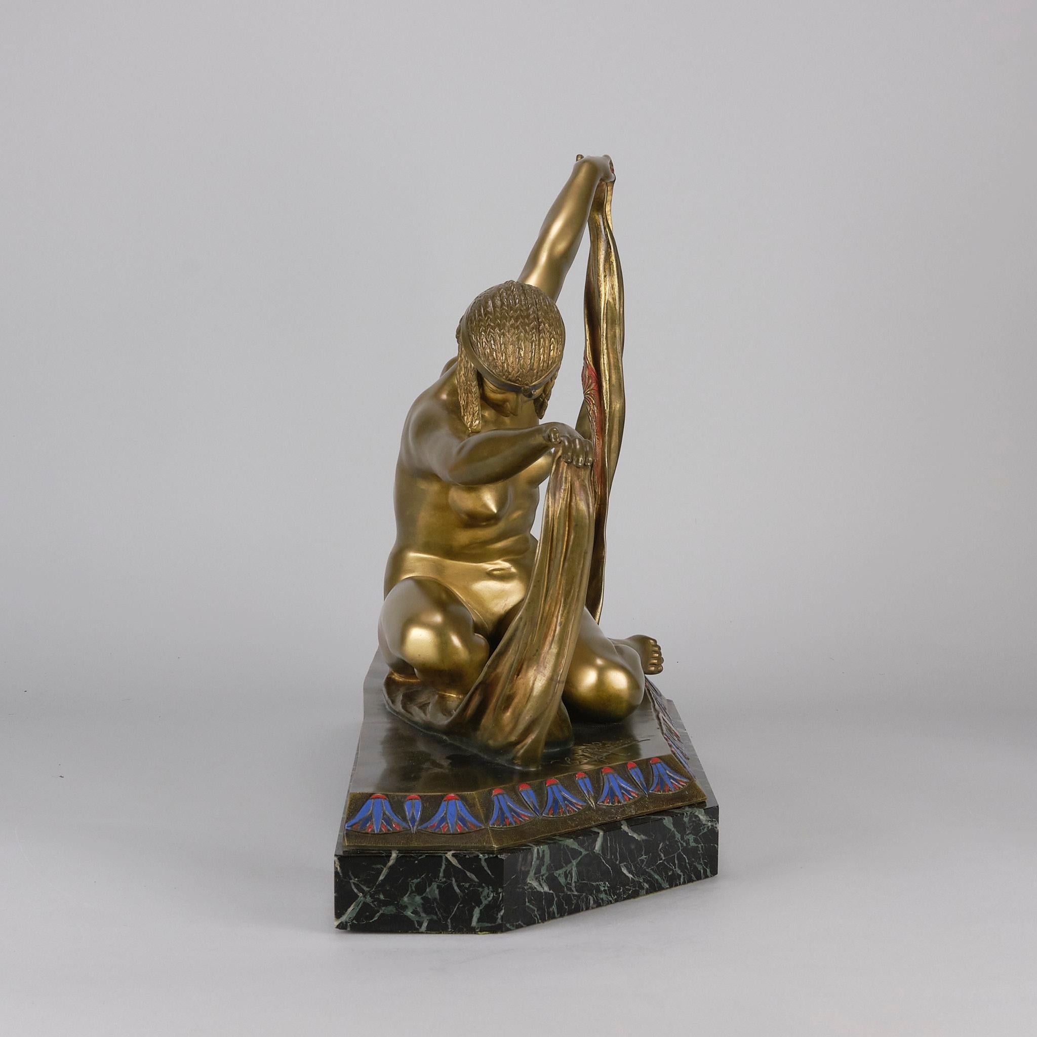 Scultura in bronzo dorato Art Deco del primo Novecento 