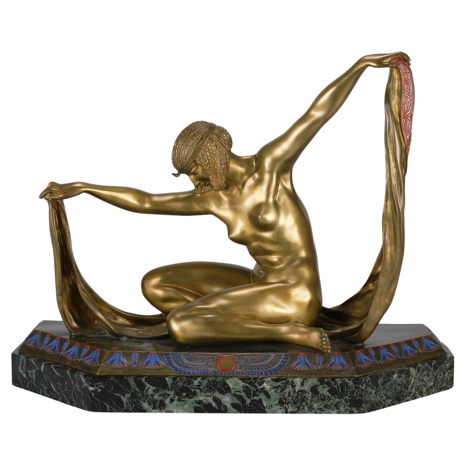 Vergoldete Bronzeskulptur „Isis“ aus dem frühen 20. Jahrhundert von Claire Colinet, Art déco