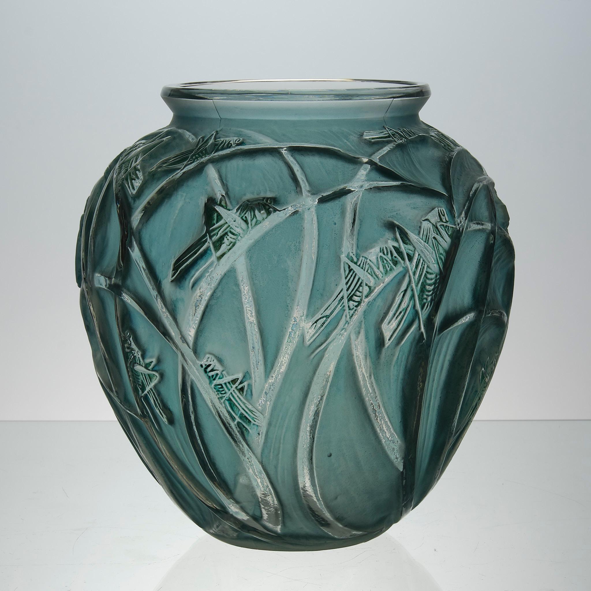 Moulé Vase en verre Art Déco du début du 20ème siècle intitulé 