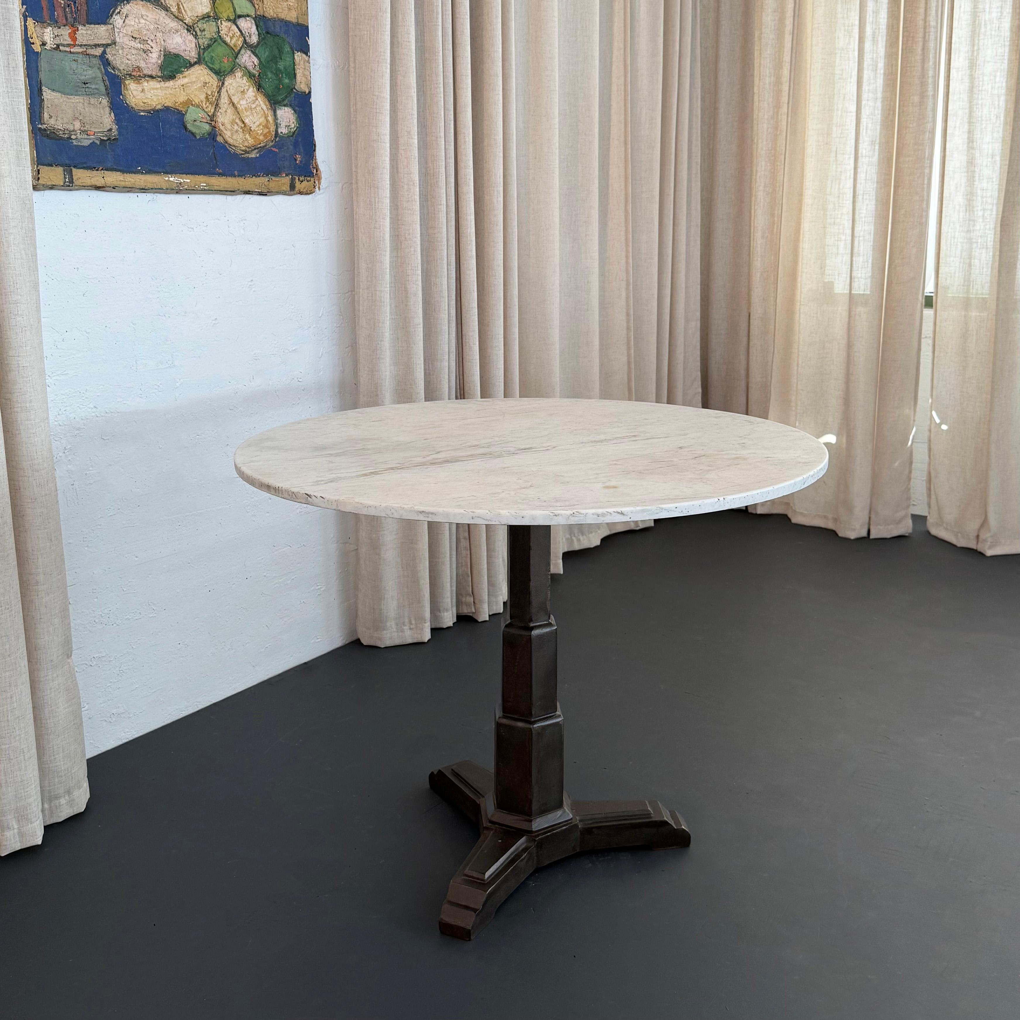 American Early 20th Century Art Deco Marble And Cast Iron Bistro Table For Sale