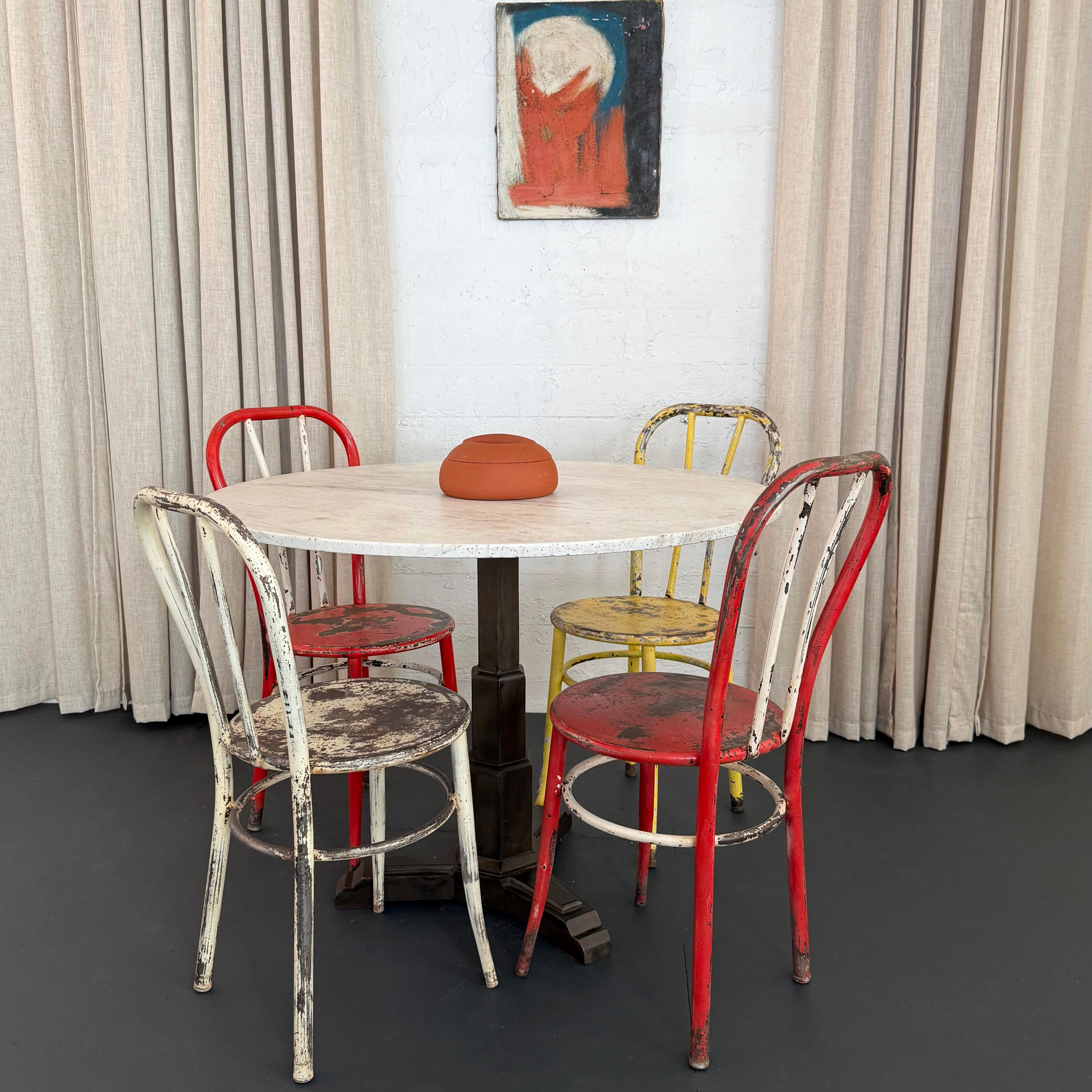 Early 20th Century Art Deco Marble And Cast Iron Bistro Table In Good Condition For Sale In Brooklyn, NY