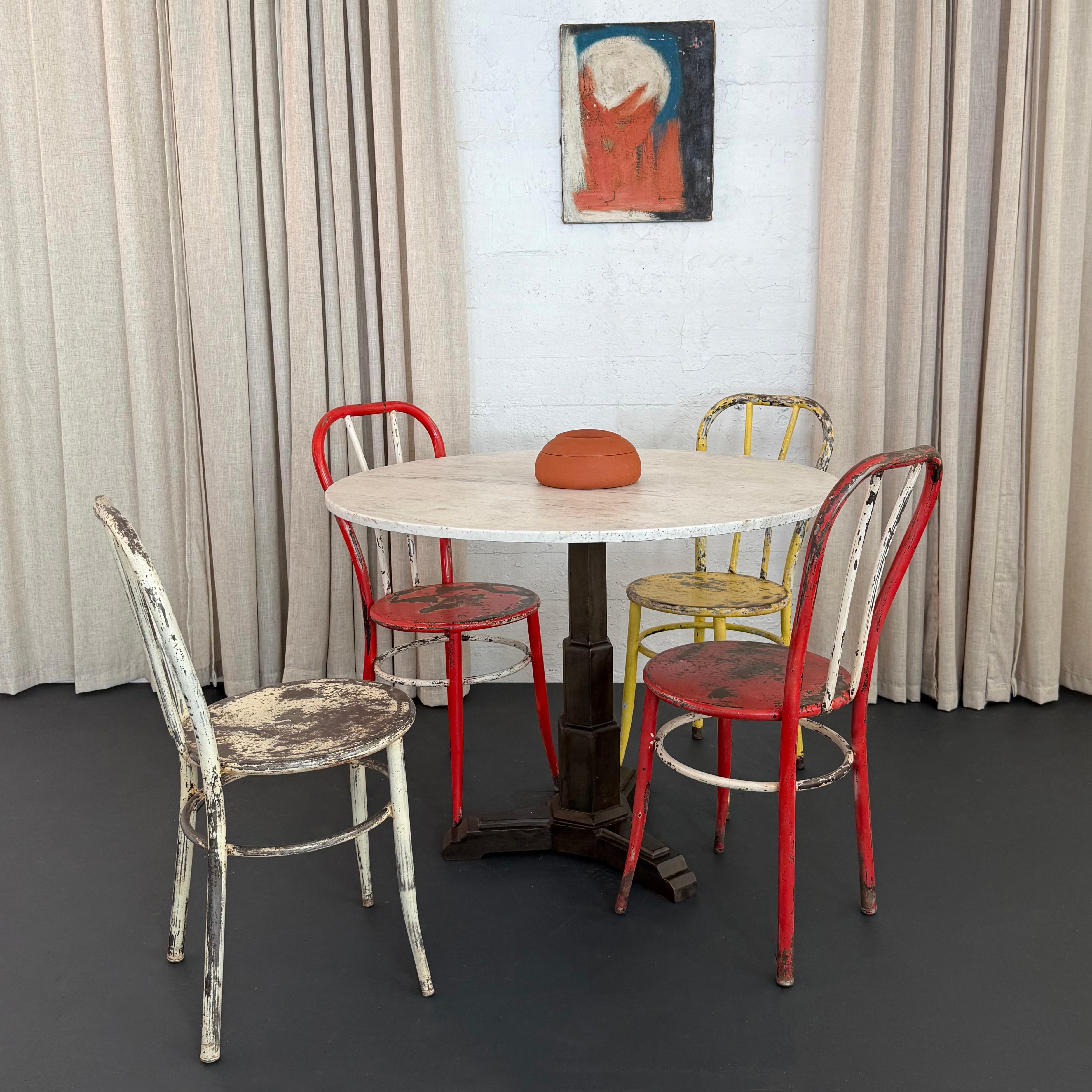 Early 20th Century Art Deco Marble And Cast Iron Bistro Table For Sale 3