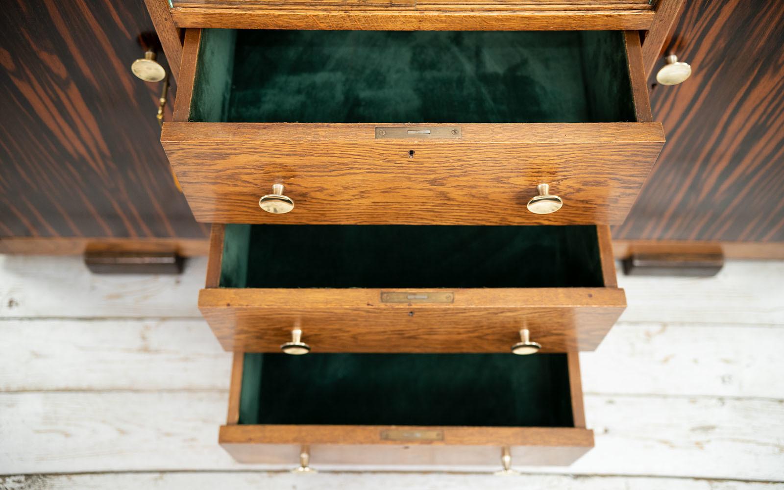 20ième siècle Enfilade d'école Art Déco en chêne et coromandel d'Amsterdam du début du XXe siècle en vente