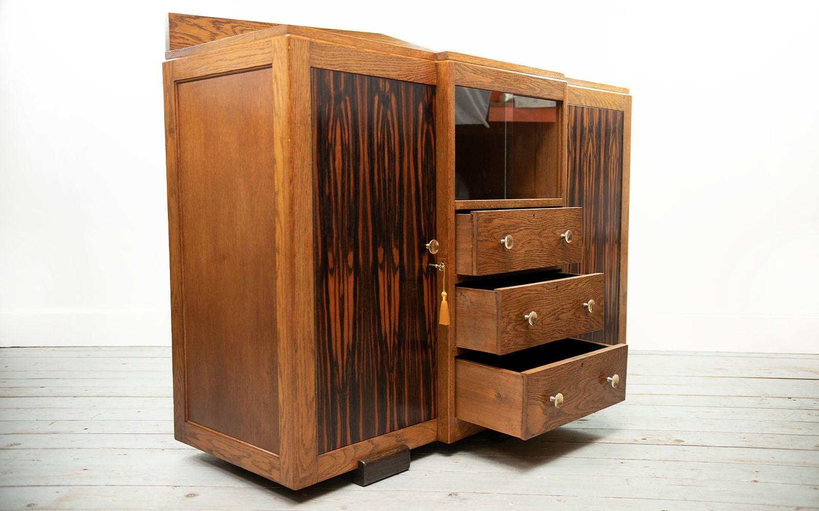 Chêne Enfilade d'école Art Déco en chêne et coromandel d'Amsterdam du début du XXe siècle en vente