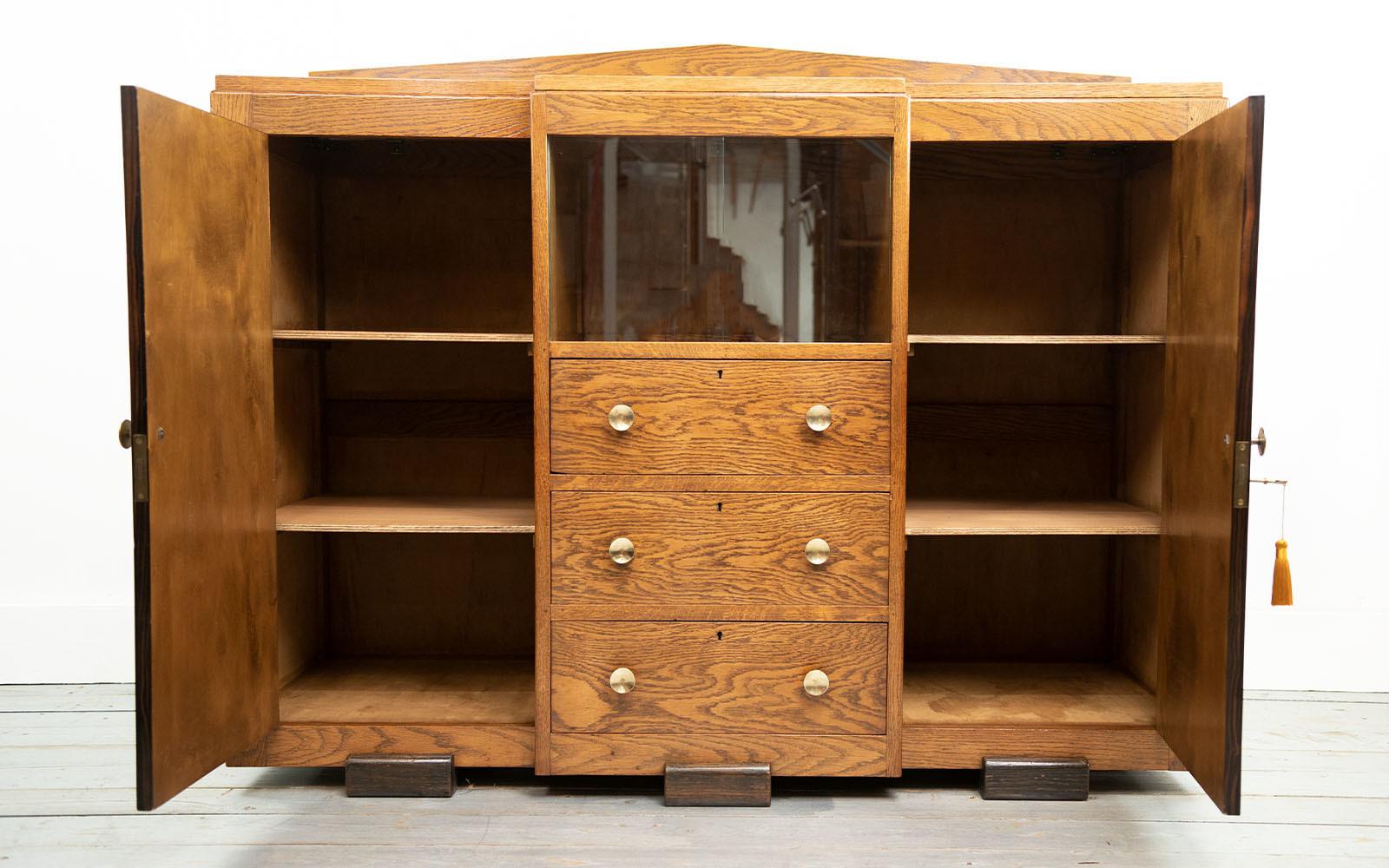 Early 20th Century Art Deco Oak And Coromandel Amsterdam School Sideboard For Sale 2