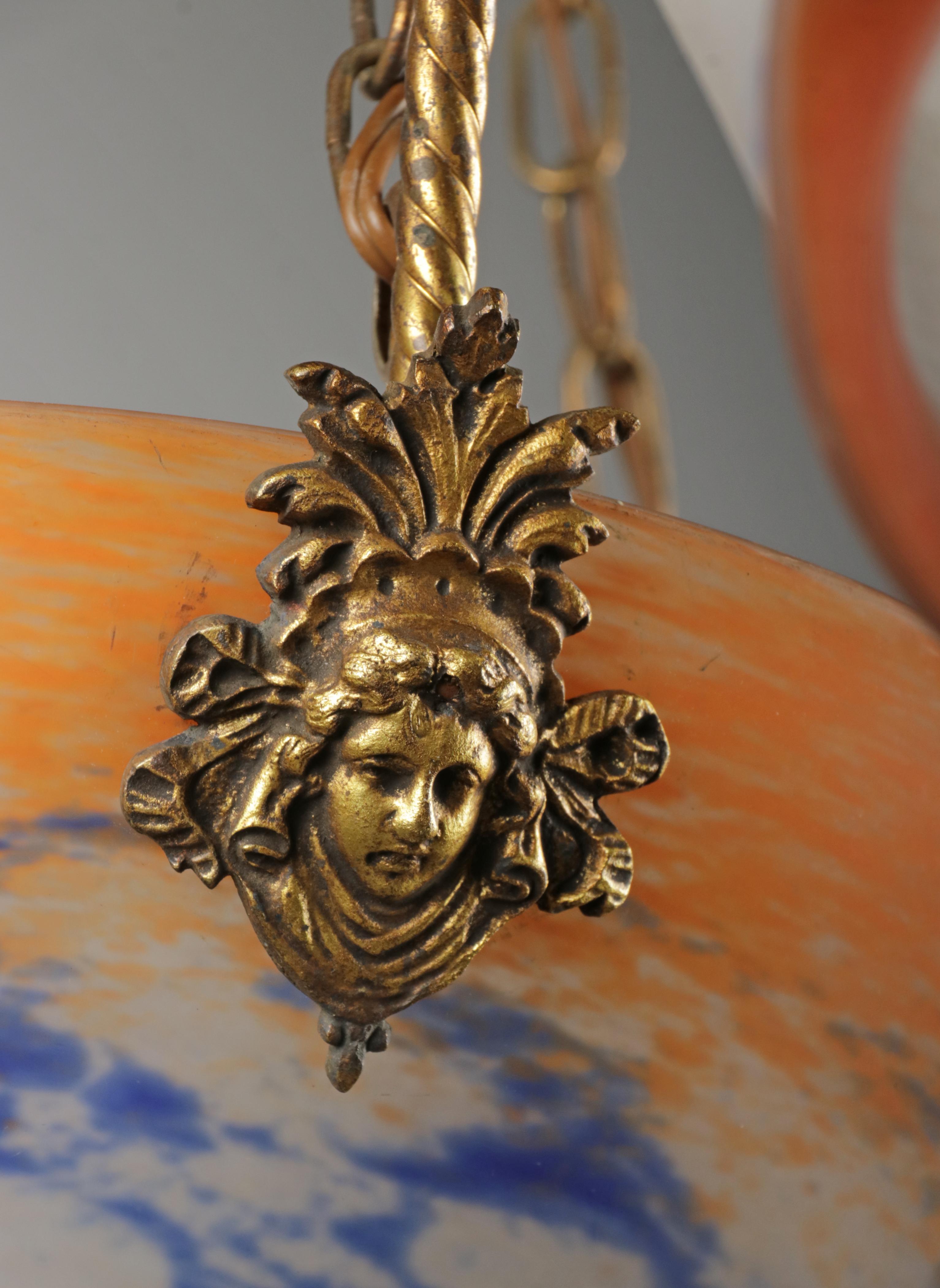 Bronzo Lampadario a sospensione in vetro incolore dei primi del Novecento di Noverdy in vendita