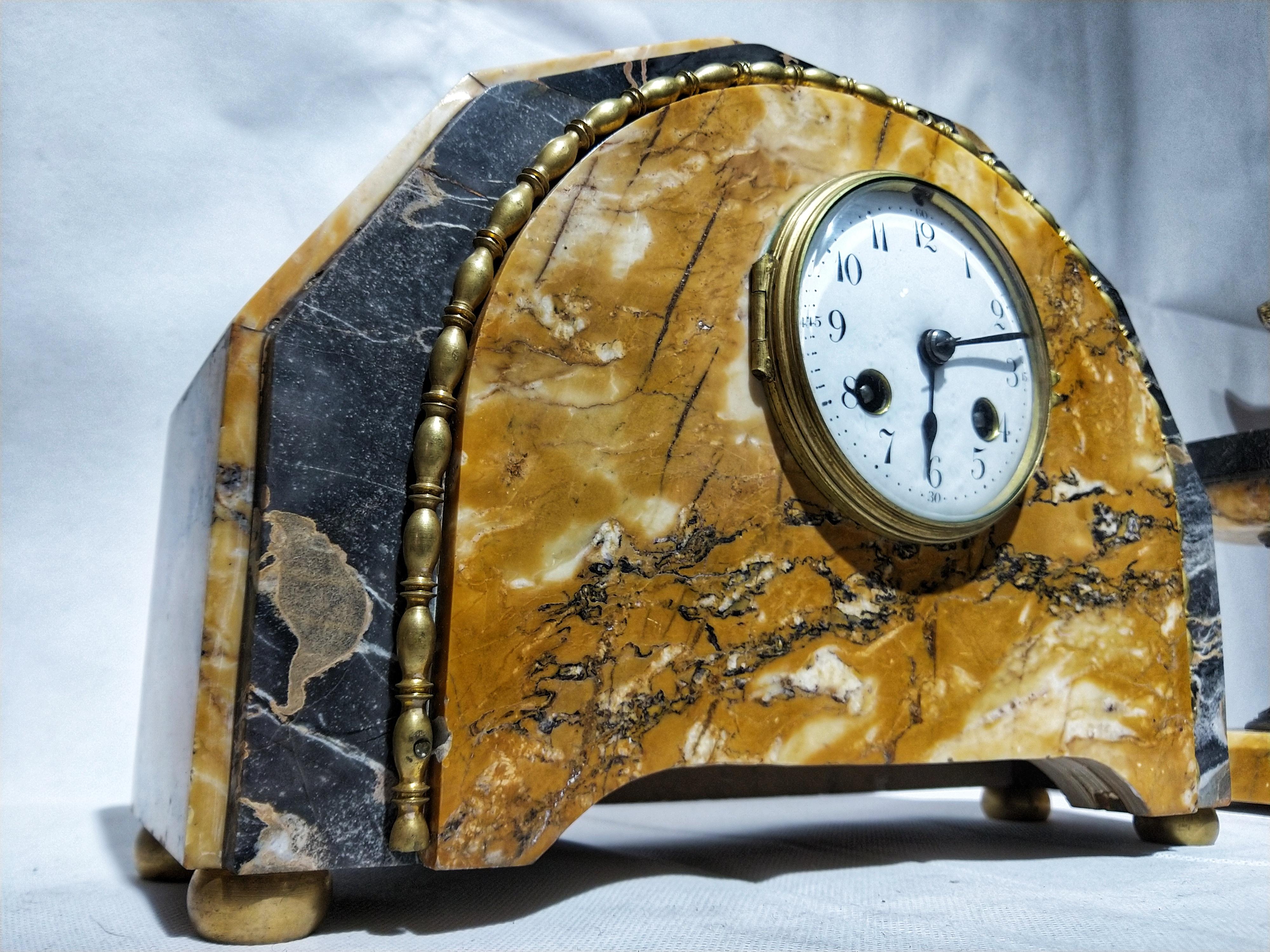 French Early 20th Century Art Deco Portoro and Siena Marble Mantel Clock For Sale