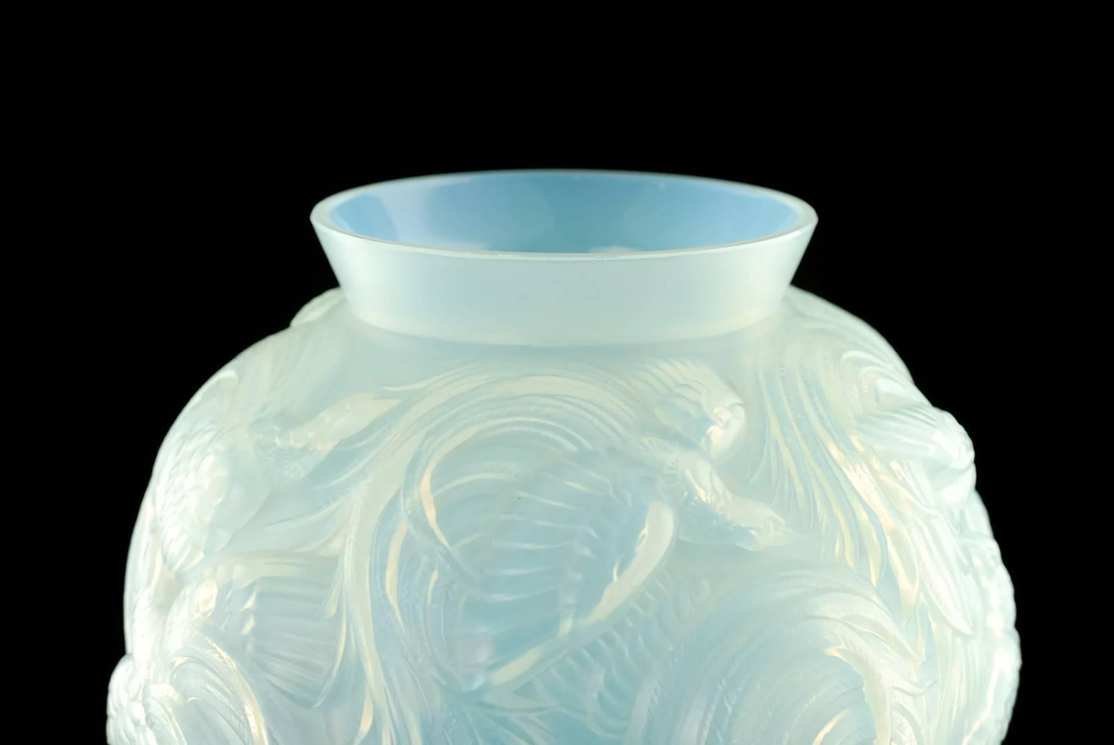 Early 20th Century Art Deco Sabino Opalescent Art Glass Birds of Paradise Vase In Excellent Condition In Cincinnati, OH