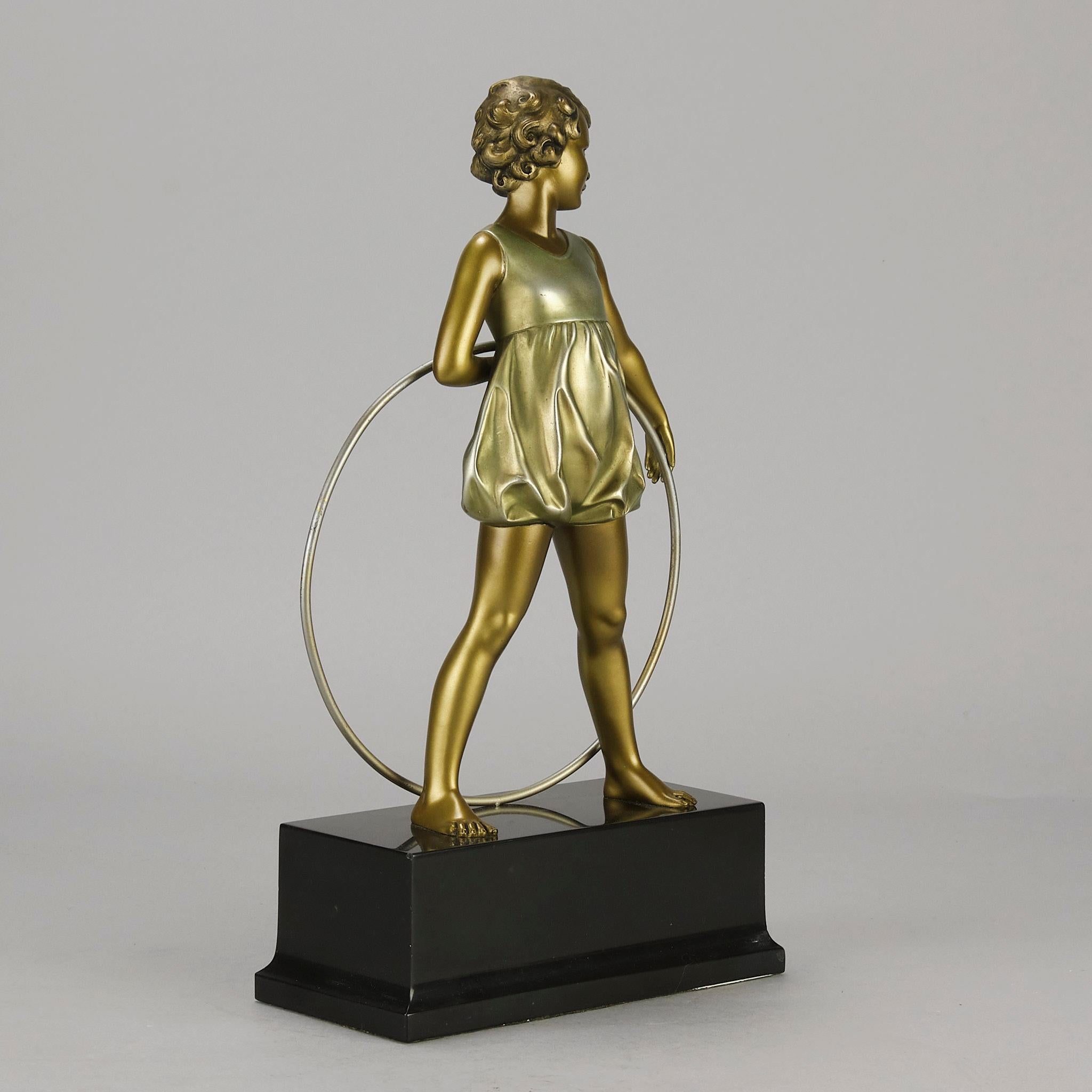 Art-déco-Skulptur „Hoop Girl“ von Ferdinand Preiss aus dem frühen 20. Jahrhundert (Deutsch) im Angebot