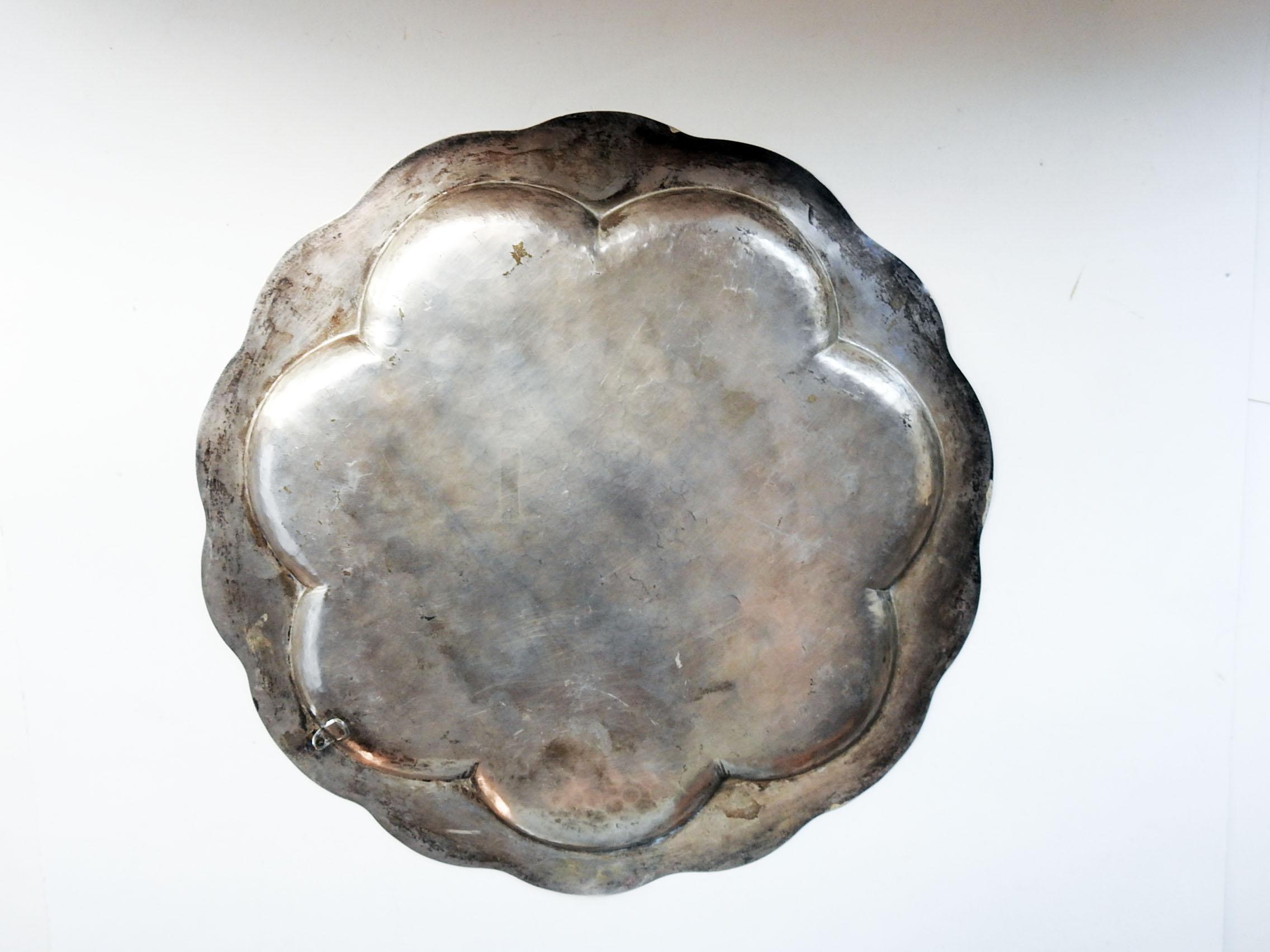 20ième siècle Plateau en métal argenté Art Déco du début du 20ème siècle 7 Muses en vente