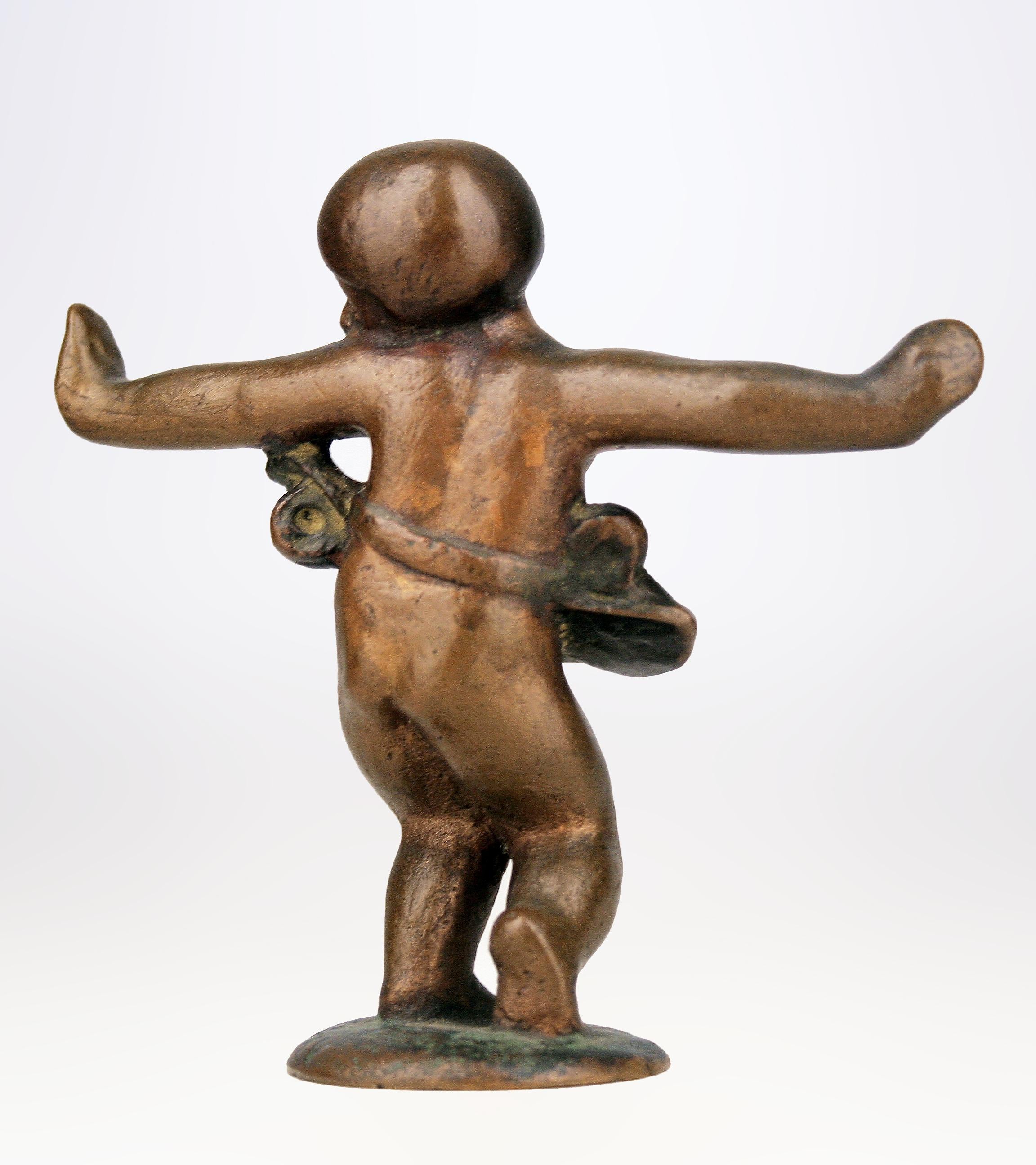 Early 20th Century Art Déco Small Bronze Sculpture of Girl with Skirt Dancing In Good Condition For Sale In North Miami, FL