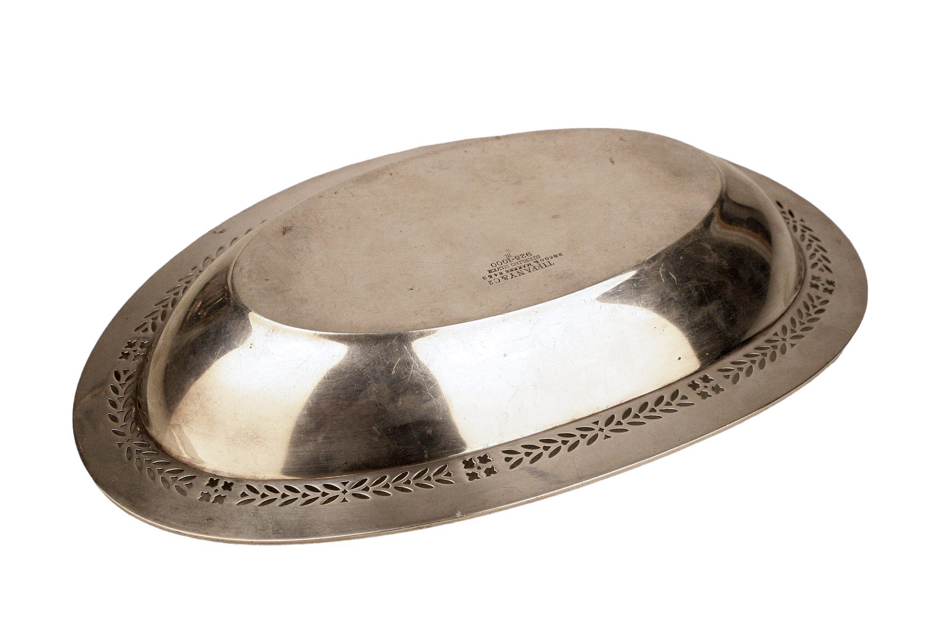 Polished Early 20th Century Art Déco Sterling SIlver Bread Dish-Bowl by Tiffany & Co. For Sale