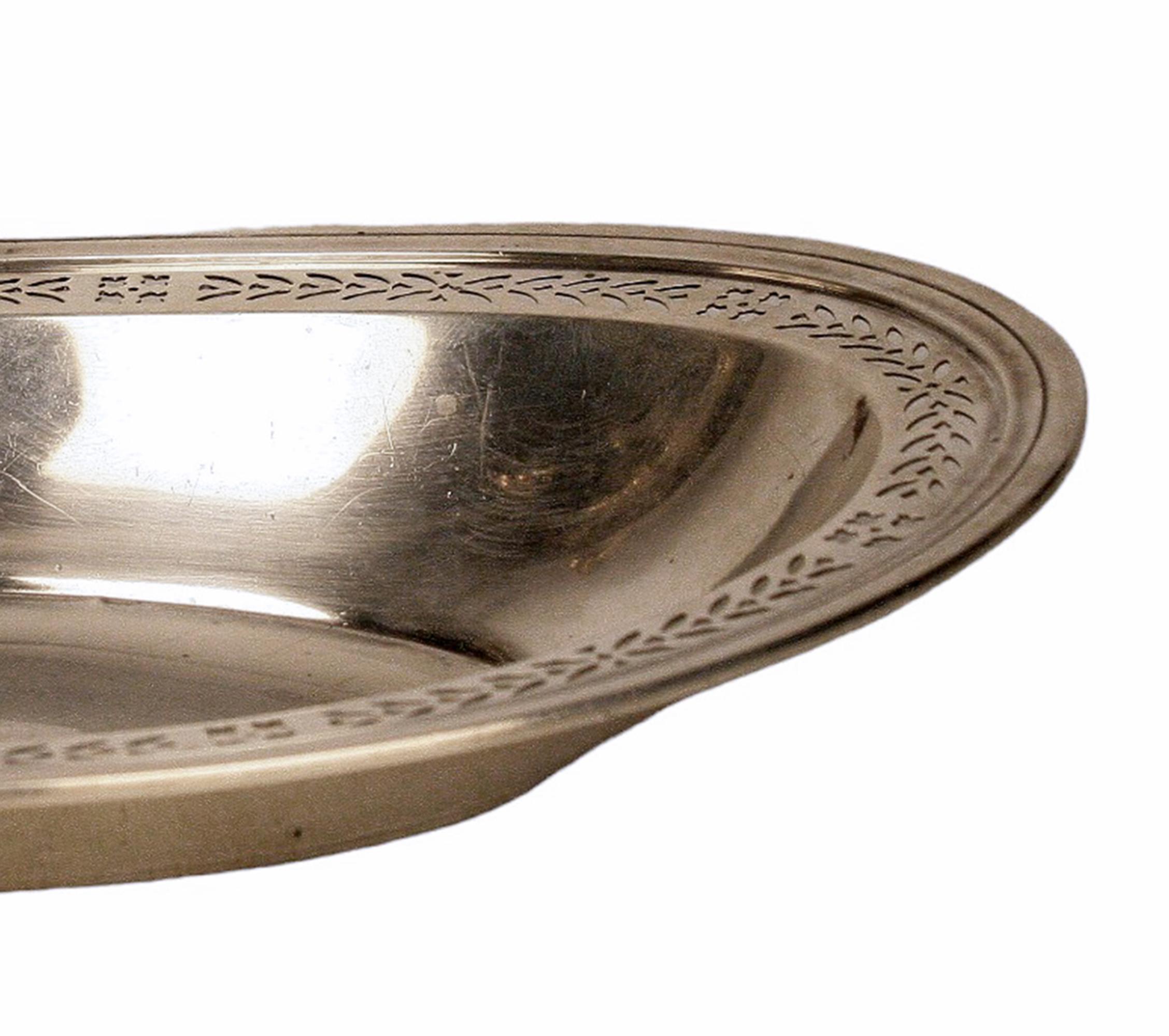 Silvered Early 20th Century Art Déco Sterling SIlver Bread Dish-Bowl by Tiffany & Co. For Sale