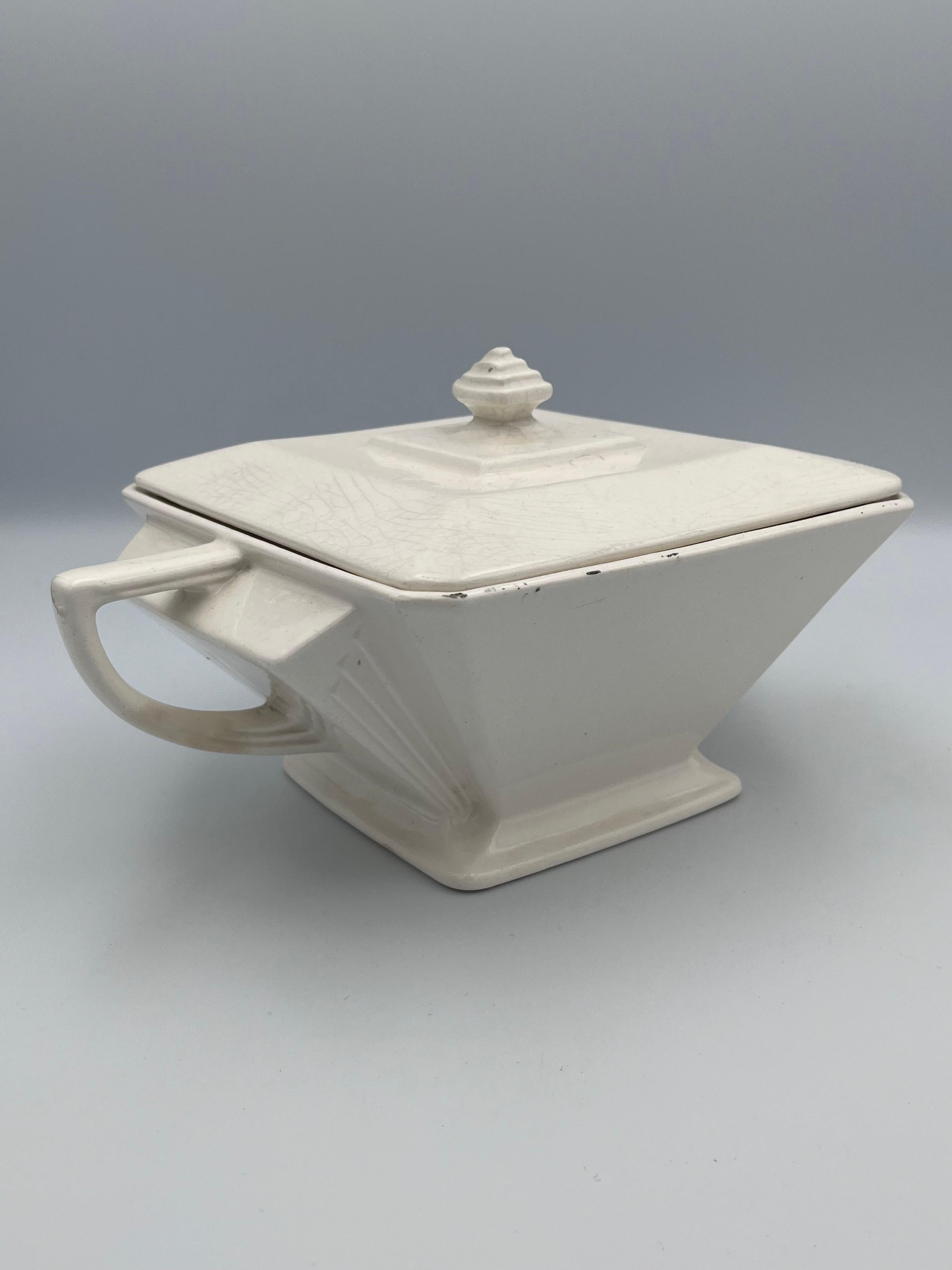 XX secolo Early 20th Century Art Deco Streamline Cream Covered Serving Bowl in vendita