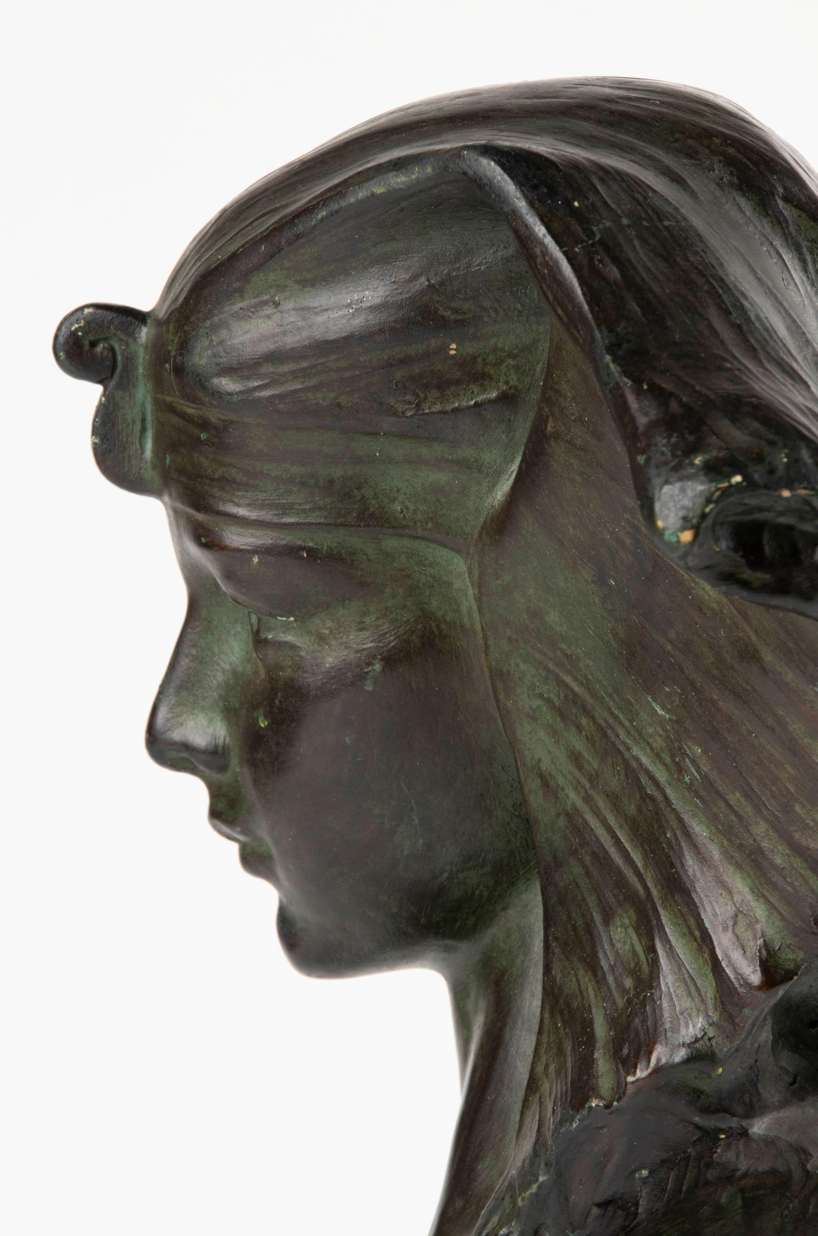 Buste de Cléopâtre en terre cuite Art Déco du début du XXe siècle par G. Carli en vente 5