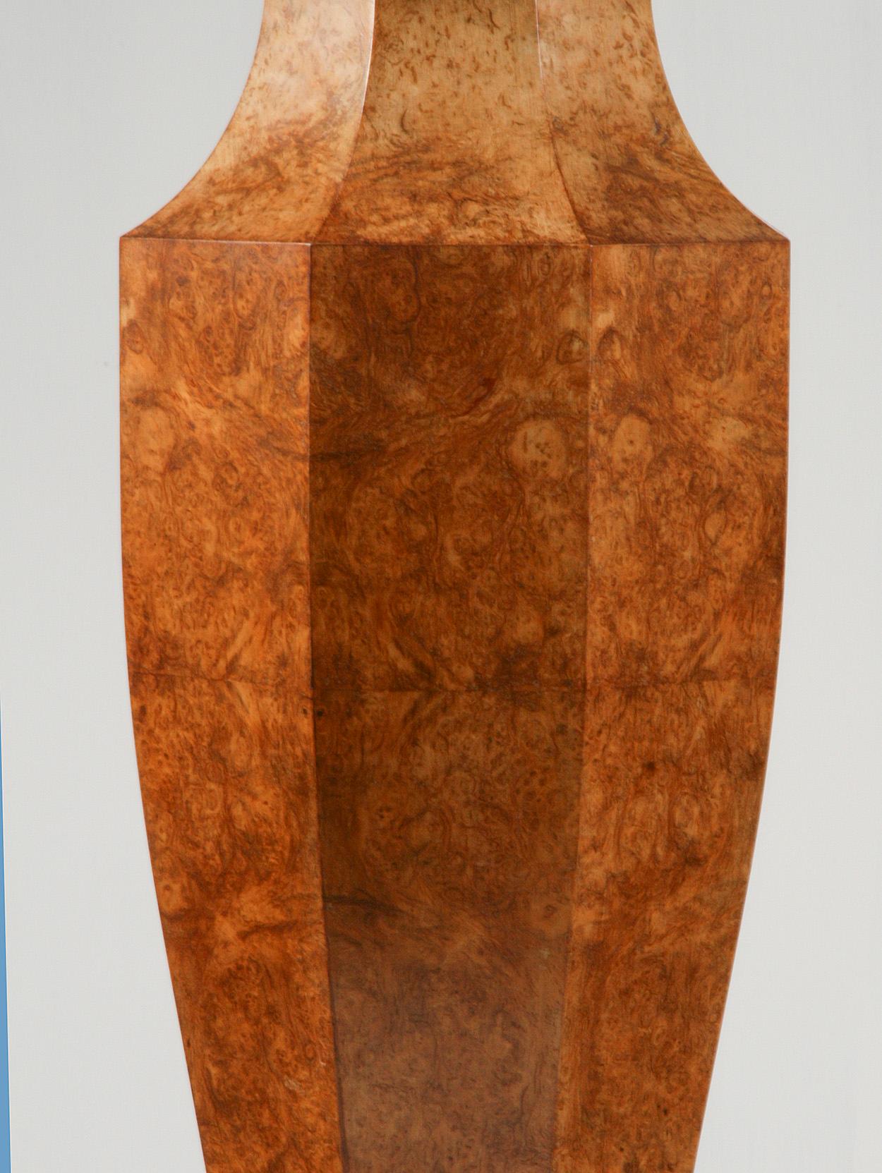 Early 20th Century Art Deco Vase Stand Burl Walnut In Good Condition In Casteren, Noord-Brabant