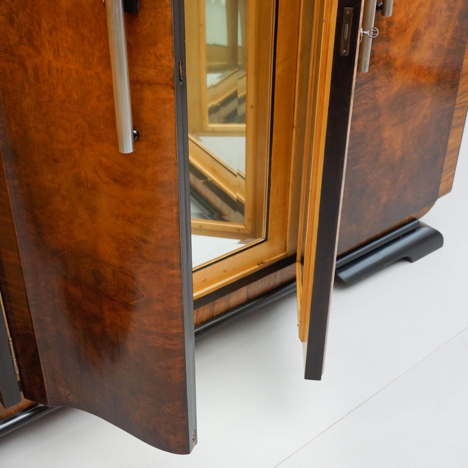 Early 20th Century Art Deco Woden Wardrobe For Sale 11