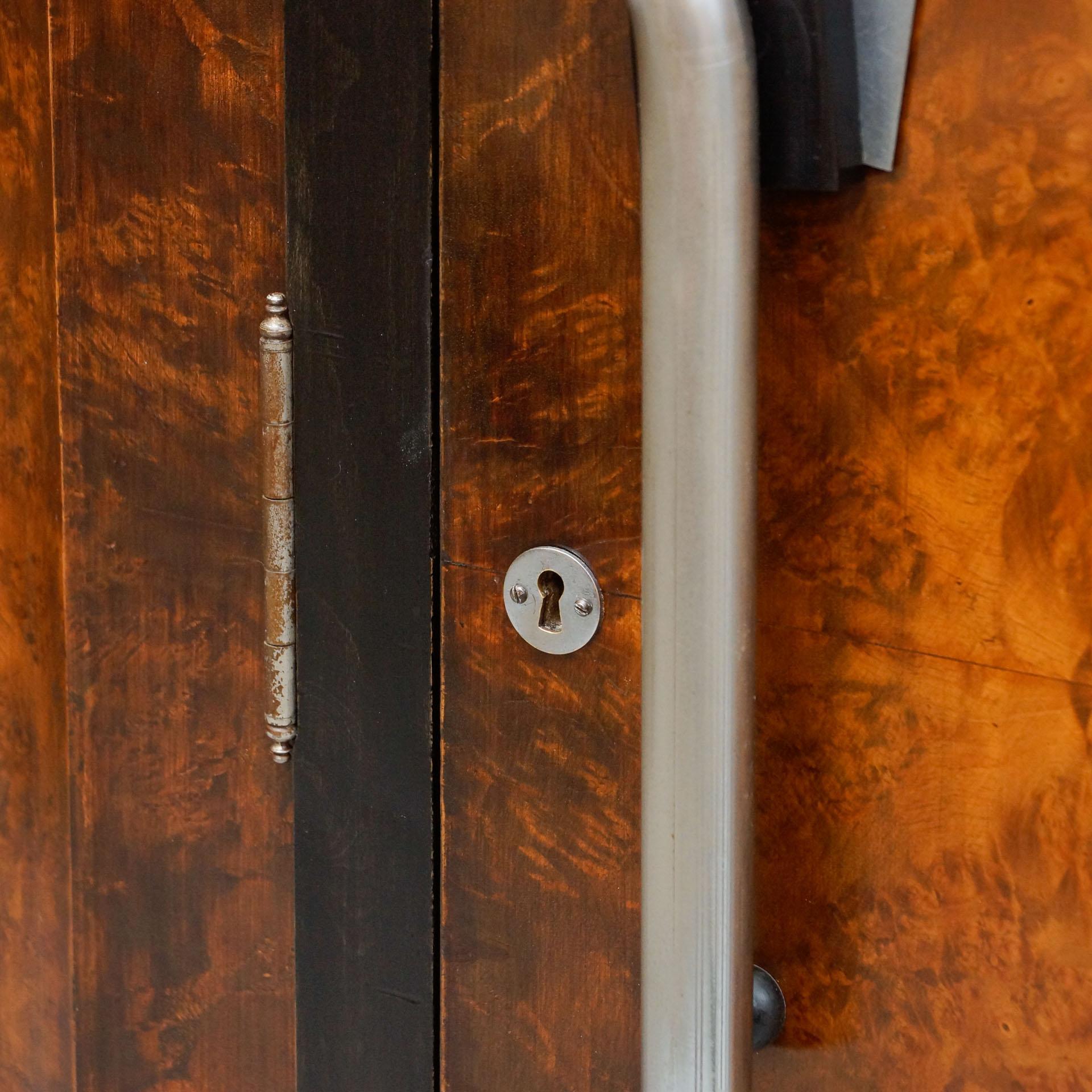 Early 20th Century Art Deco Woden Wardrobe In Good Condition For Sale In Barcelona, ES