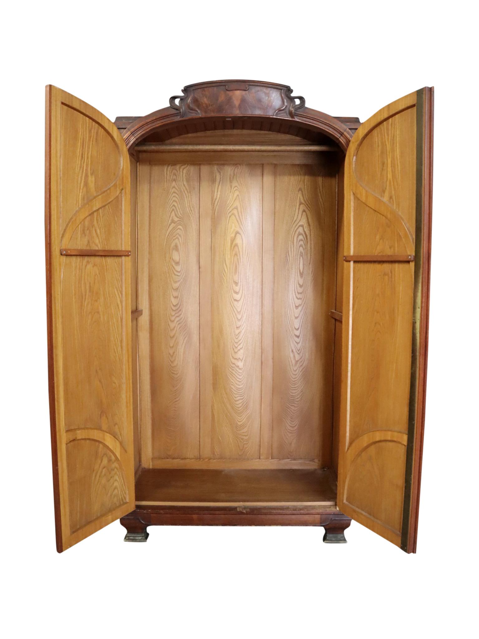 Early 20th Century Art Nouveau Armoire Cabinet 6