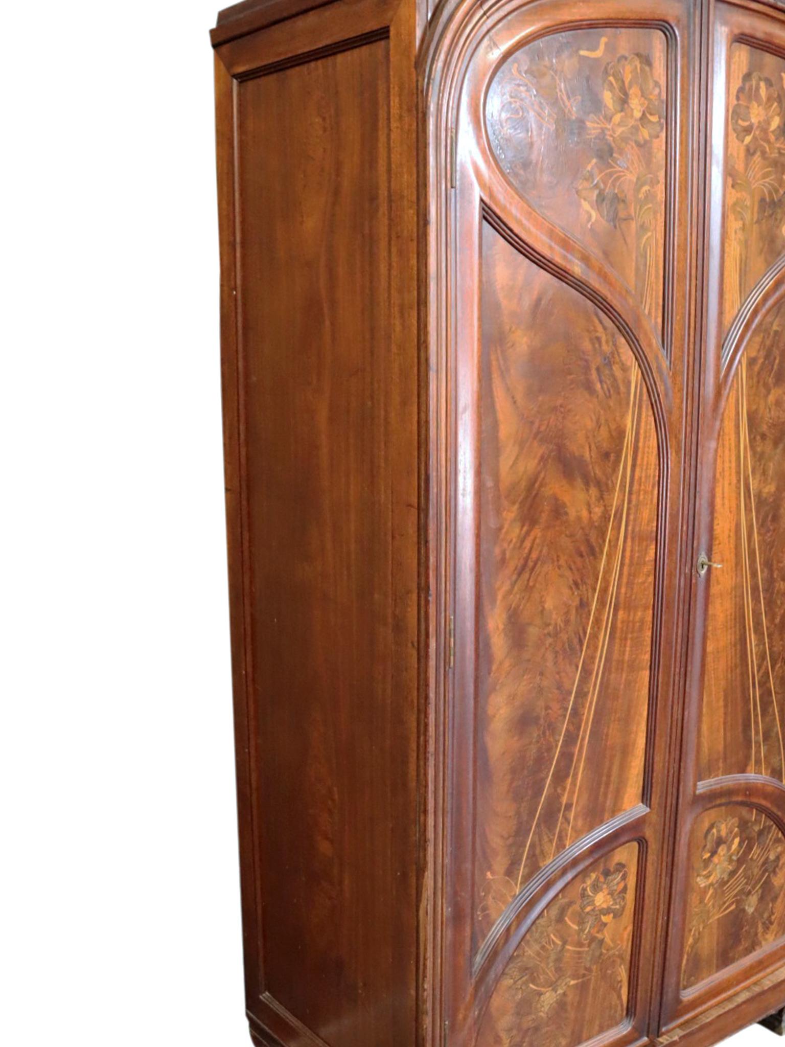 Early 20th Century Art Nouveau Armoire Cabinet In Good Condition In New York, NY