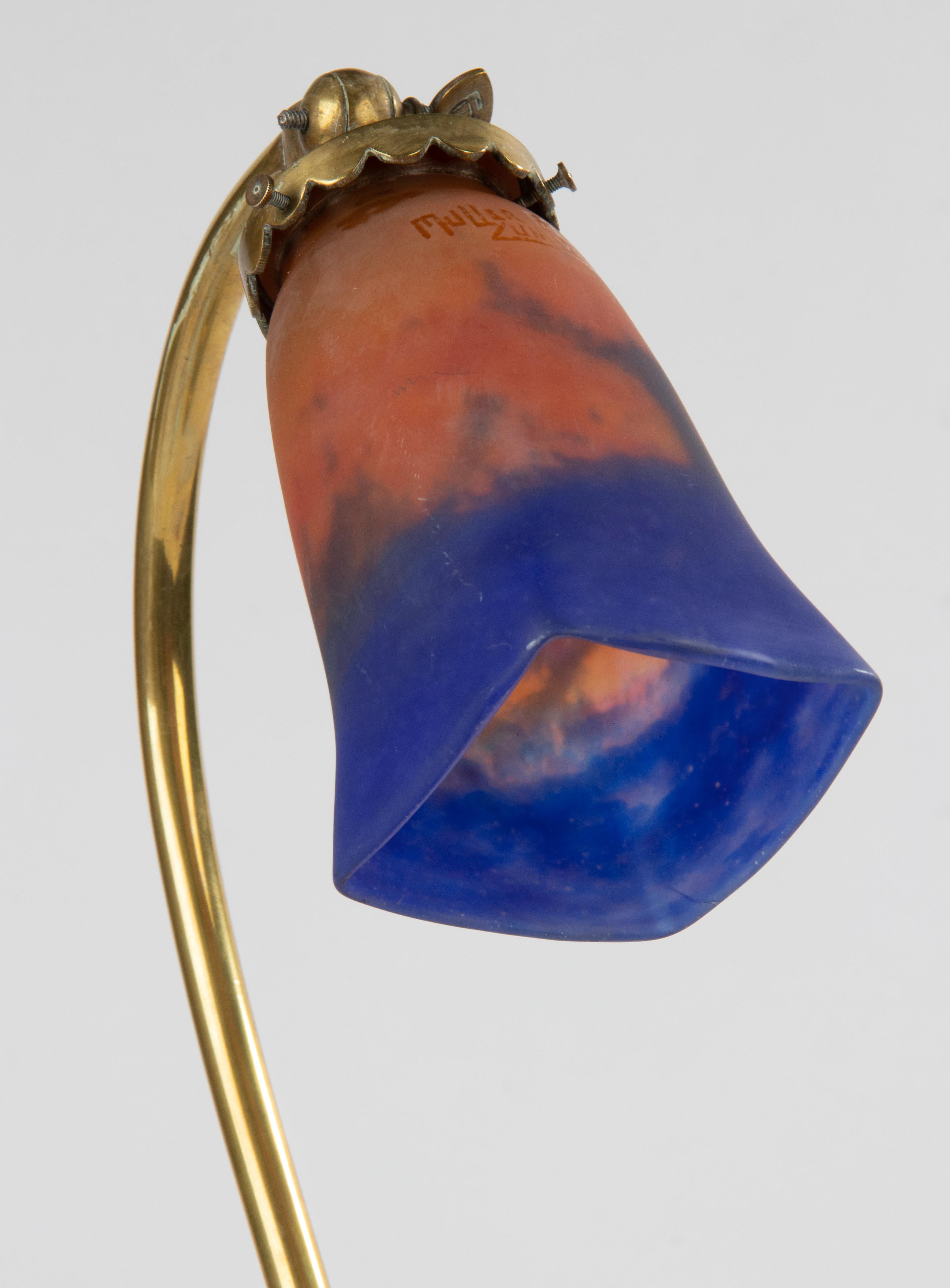 Lampe de bureau Art Nouveau du début du 20ème siècle en laiton - Muller Frères Paste Glass en vente 6