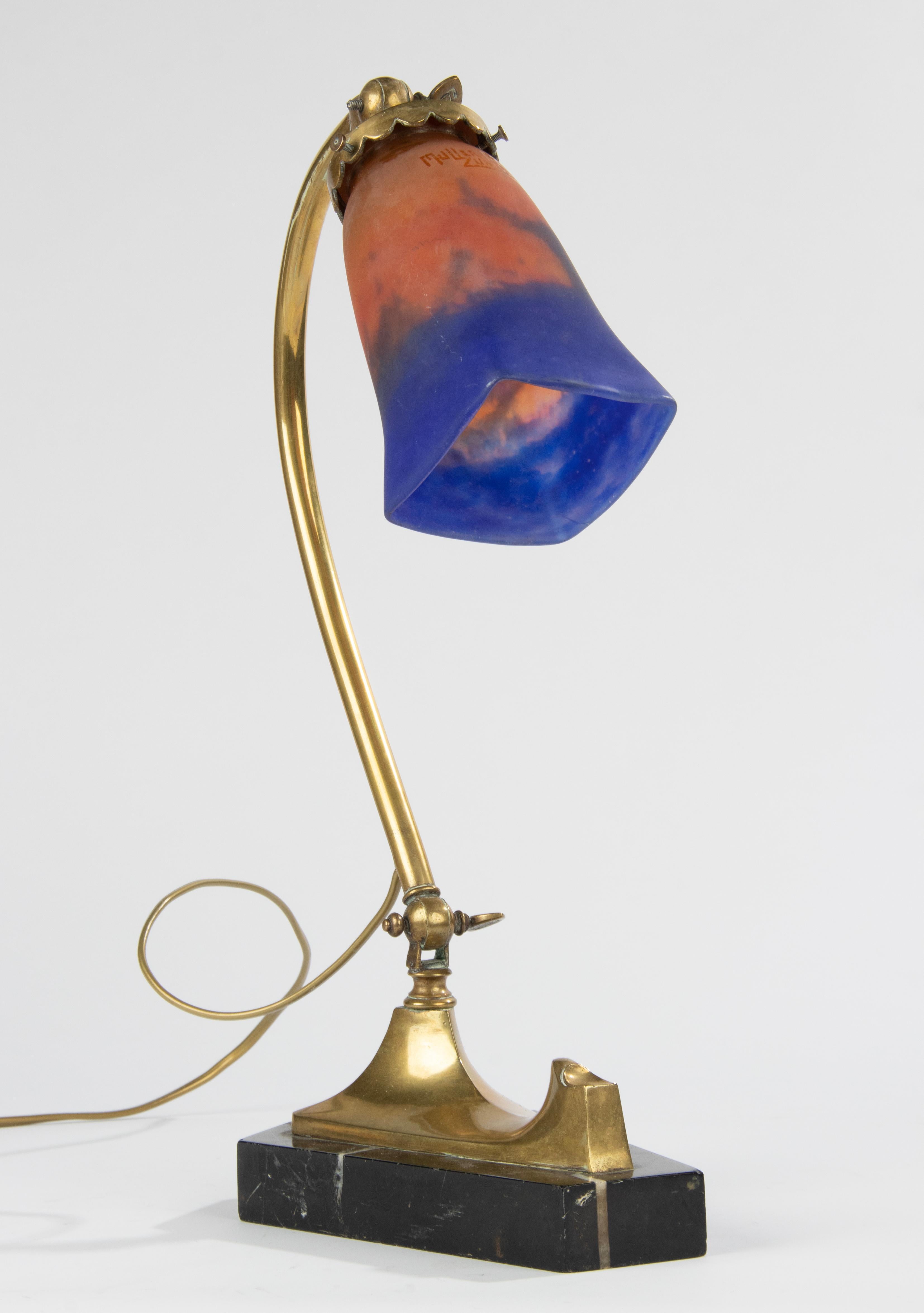Early 20th Century Art Nouveau Brass Desk Table Lamp, Muller Freres Paste Glass For Sale 15