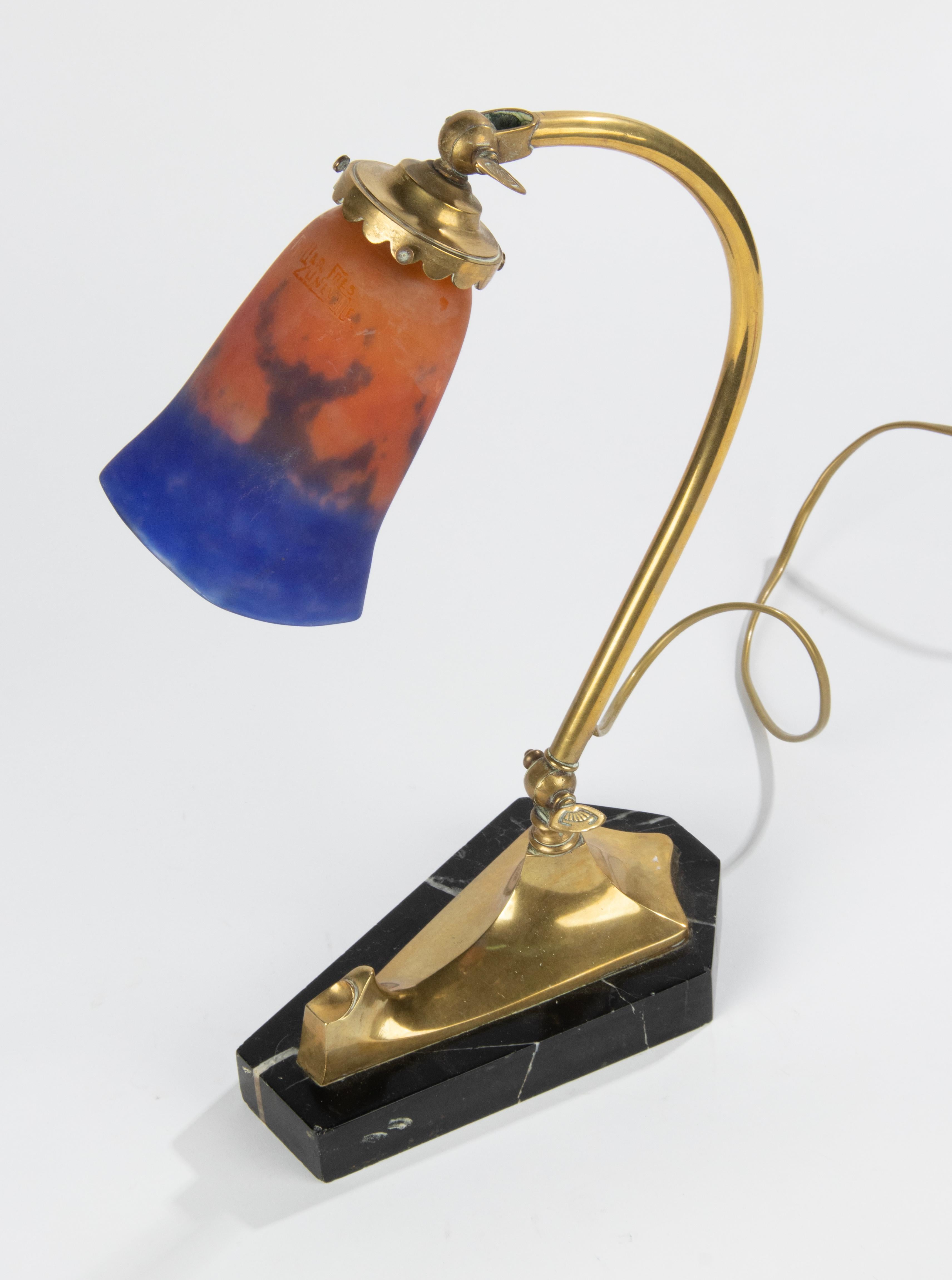 Early 20th Century Art Nouveau Brass Desk Table Lamp, Muller Freres Paste Glass For Sale 4