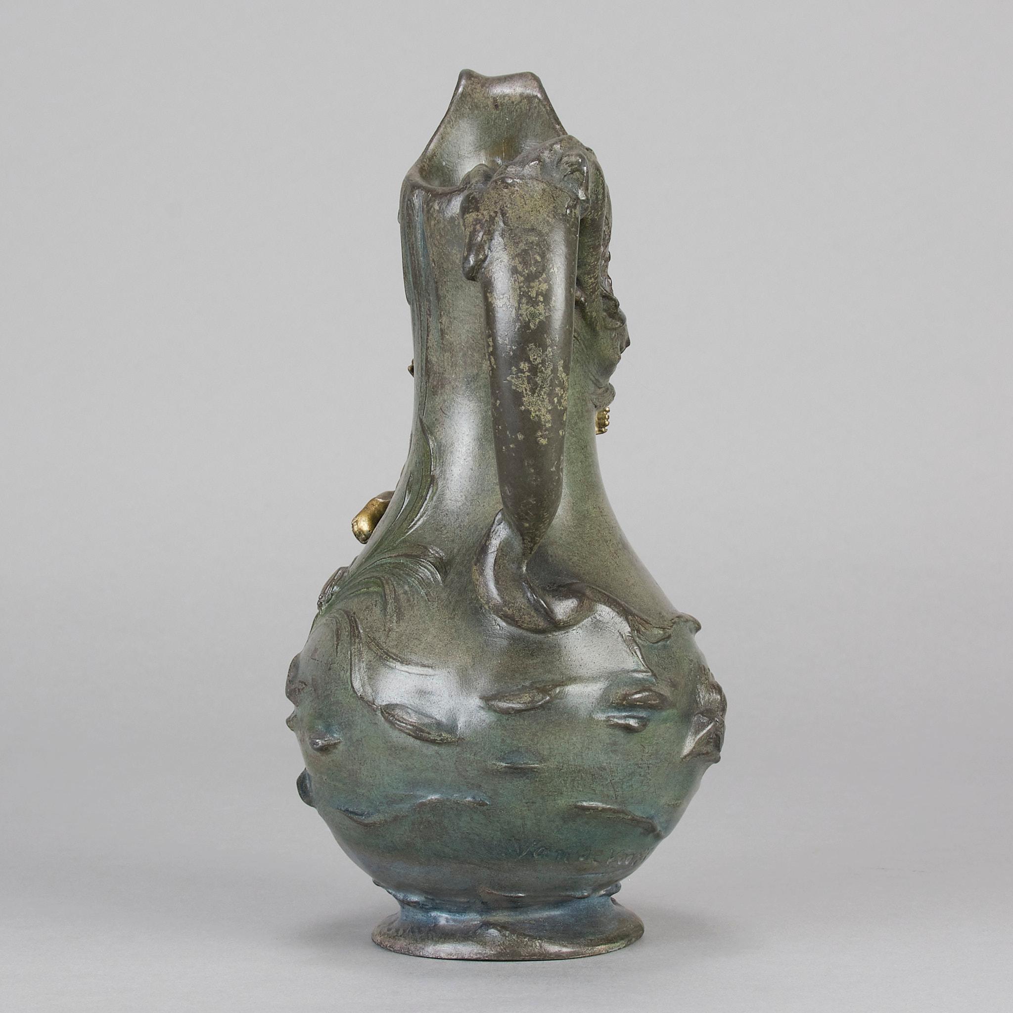Jugendstil-Bronze „Putto-Krug“ aus dem frühen 20. Jahrhundert von Georges Van De Voorde im Angebot 2