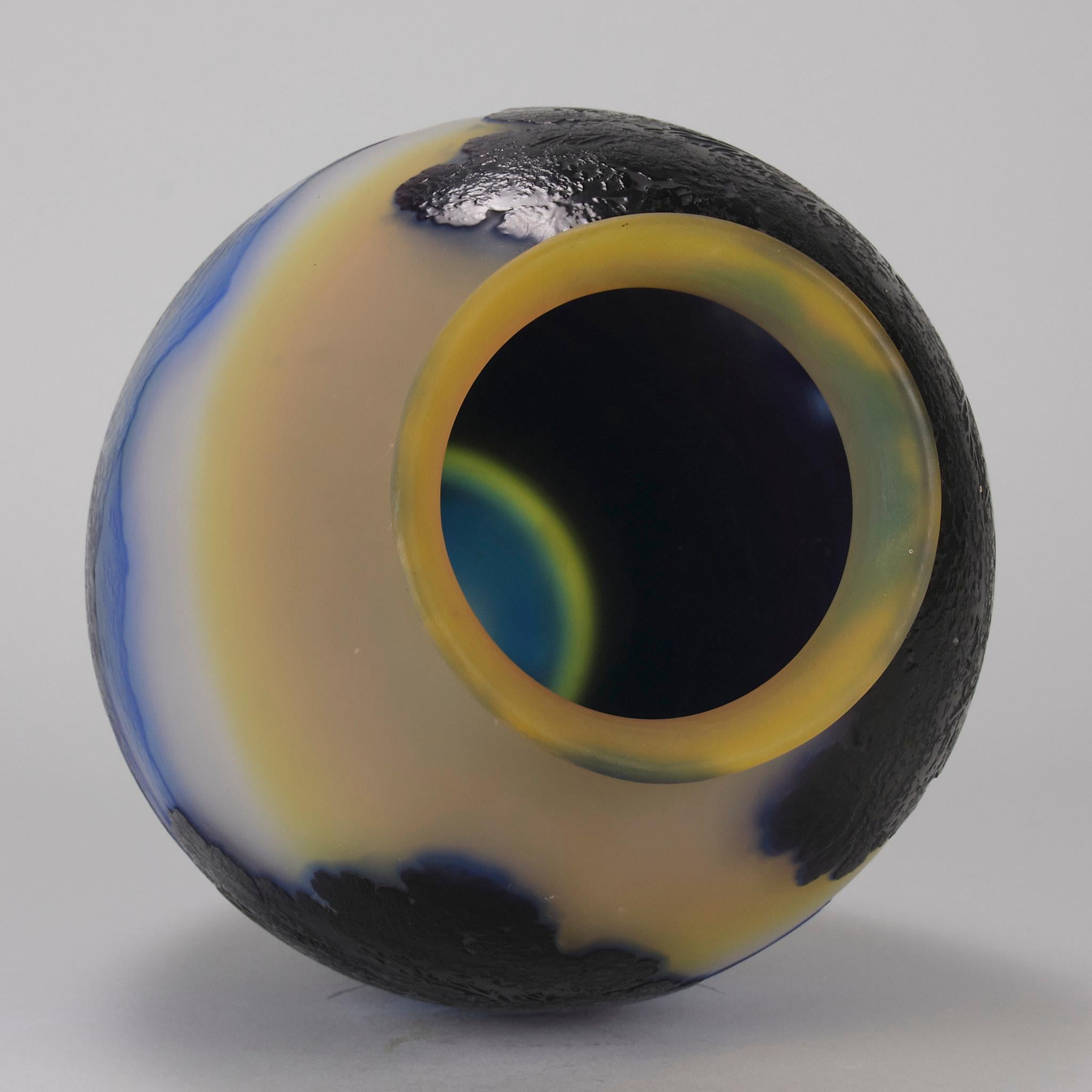 Vaso in vetro cammeo Art Nouveau dei primi del Novecento 