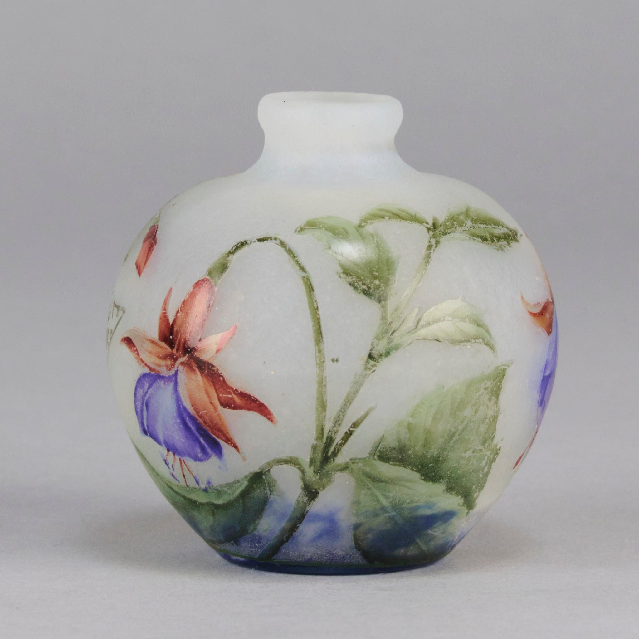 Vaso in vetro cammeo Art Nouveau del primo Novecento 