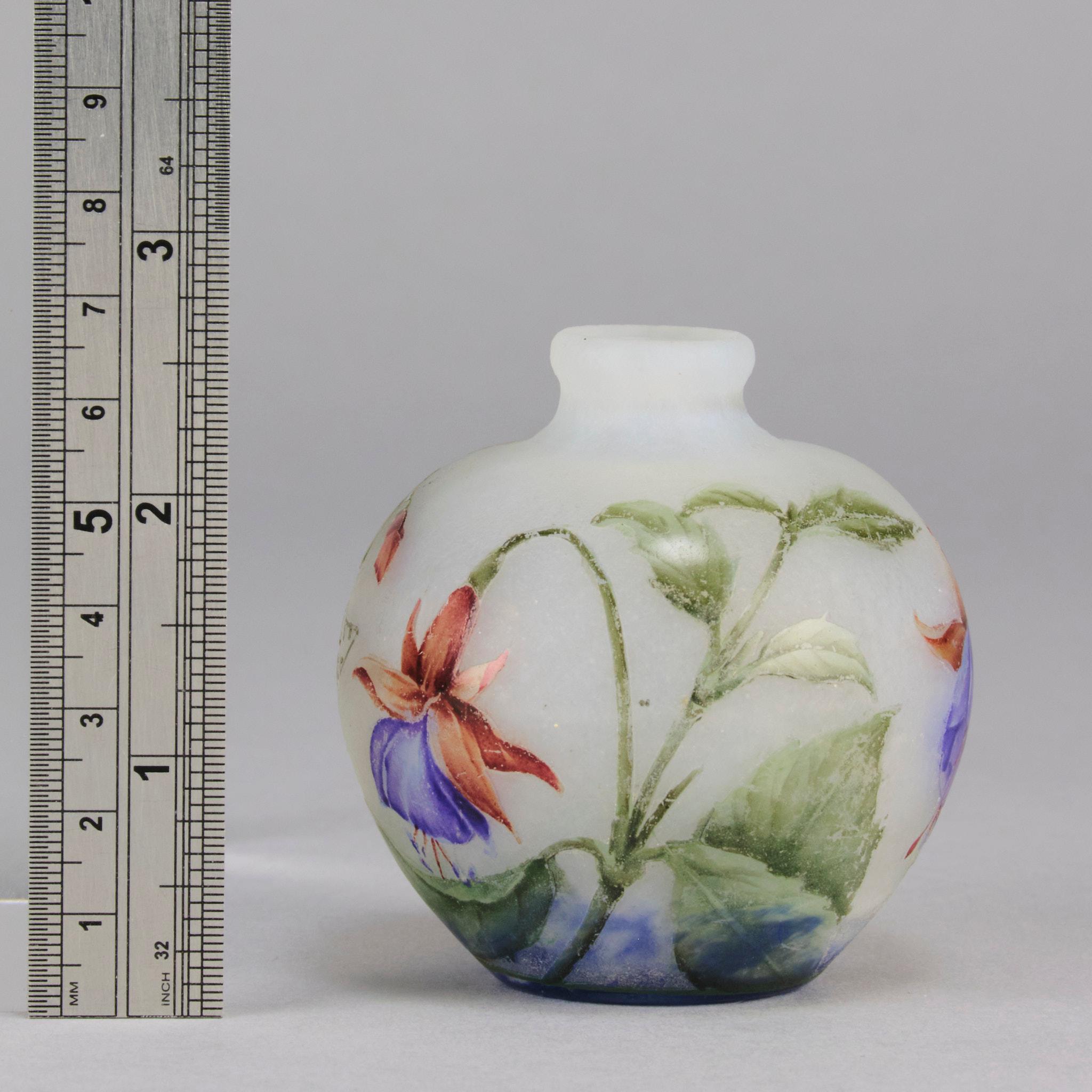 Vaso in vetro cammeo Art Nouveau del primo Novecento 